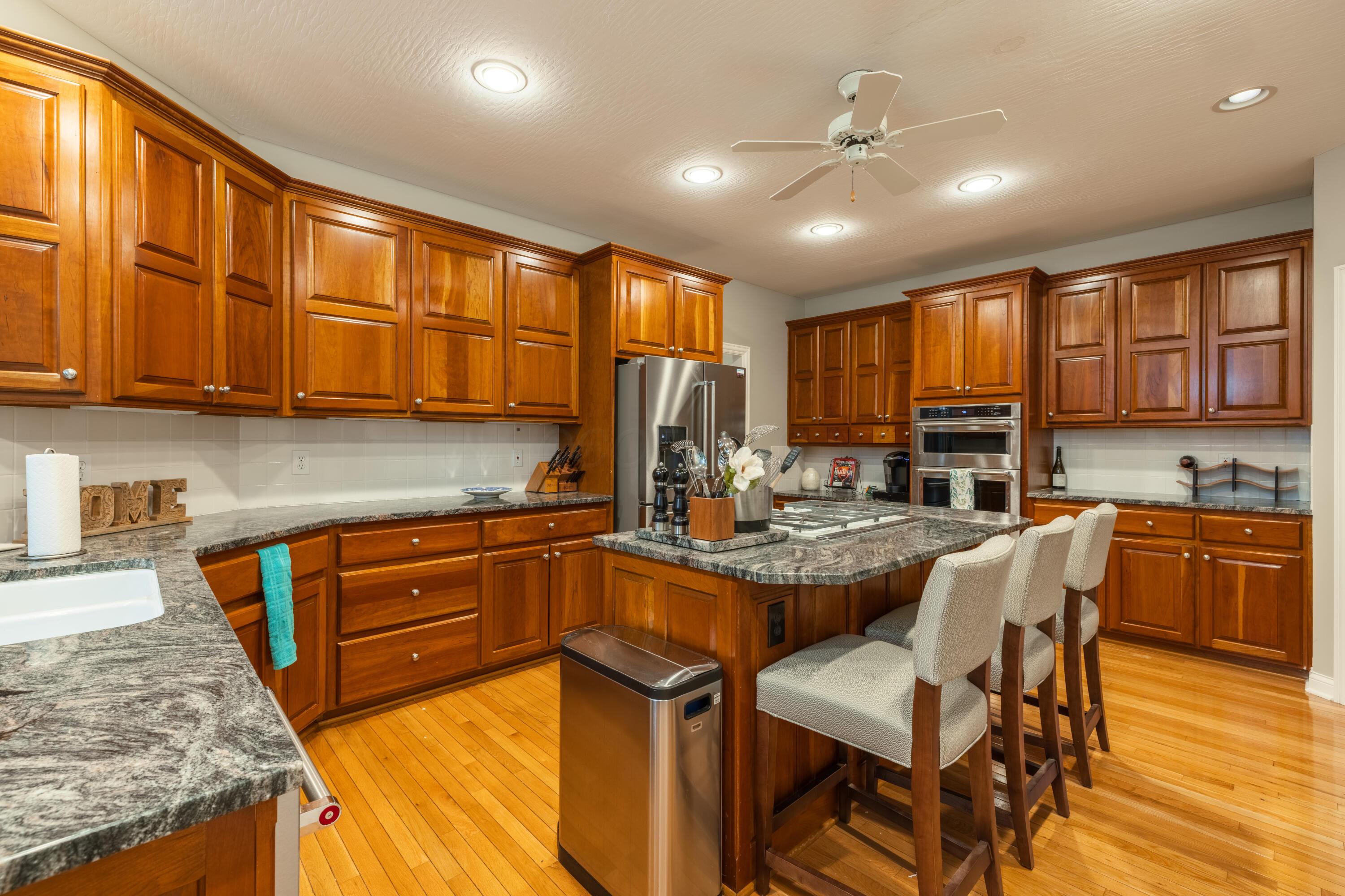 3925 Tarrington Lane Property Photo 8