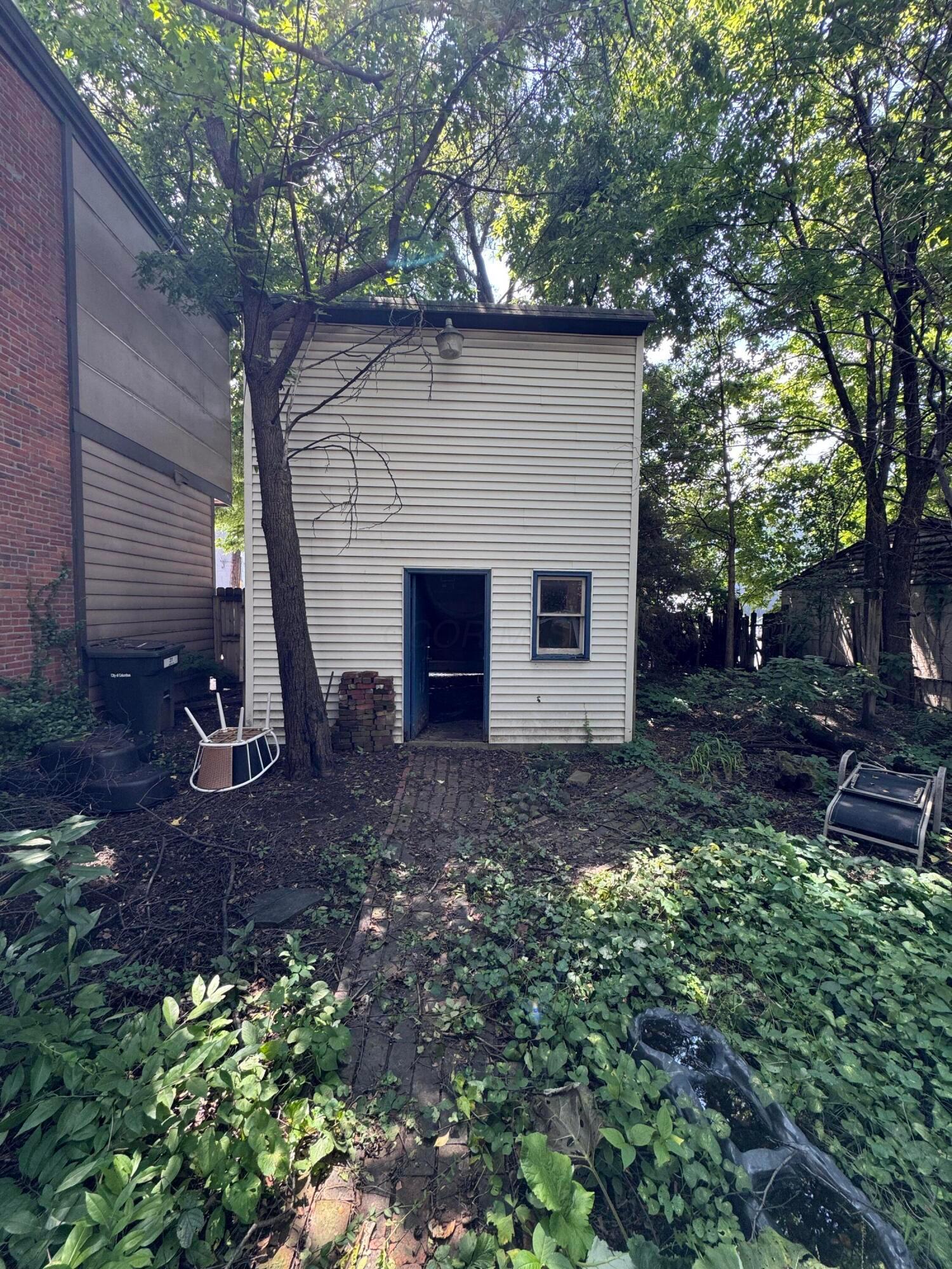 29-31 Smith Place Property Photo 24
