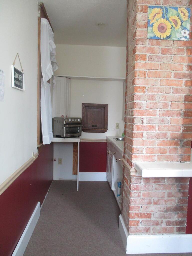 113 E High Street Property Photo 11