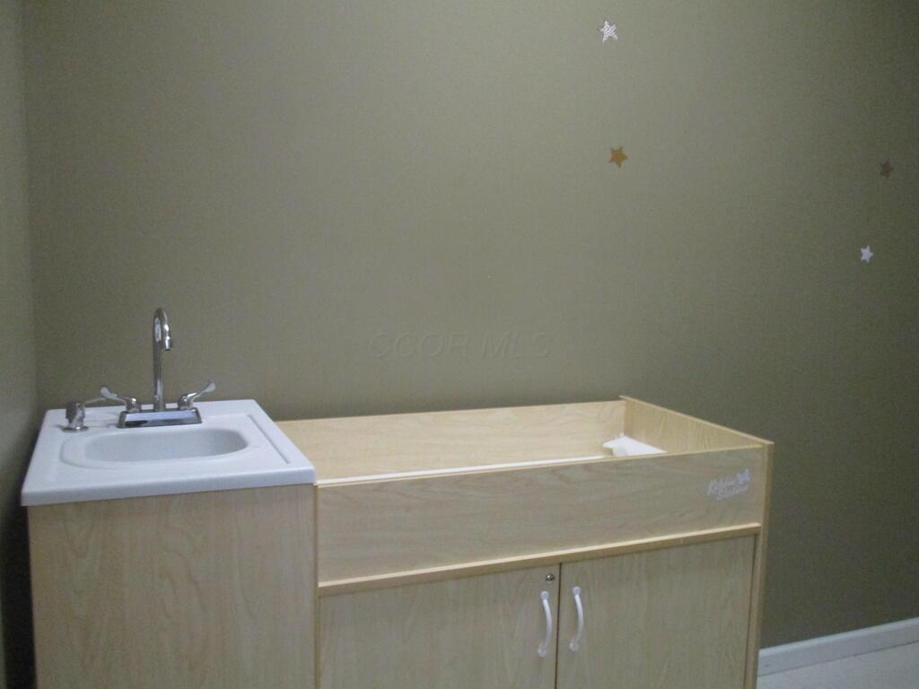 113 E High Street Property Photo 37