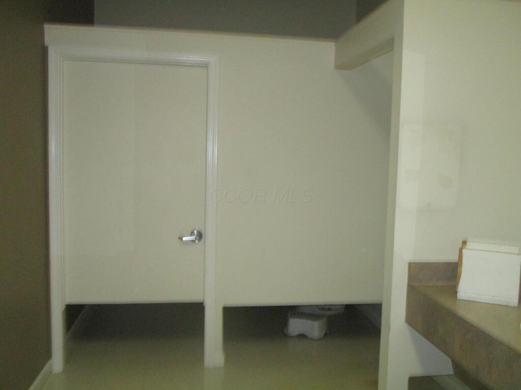 113 E High Street Property Photo 38
