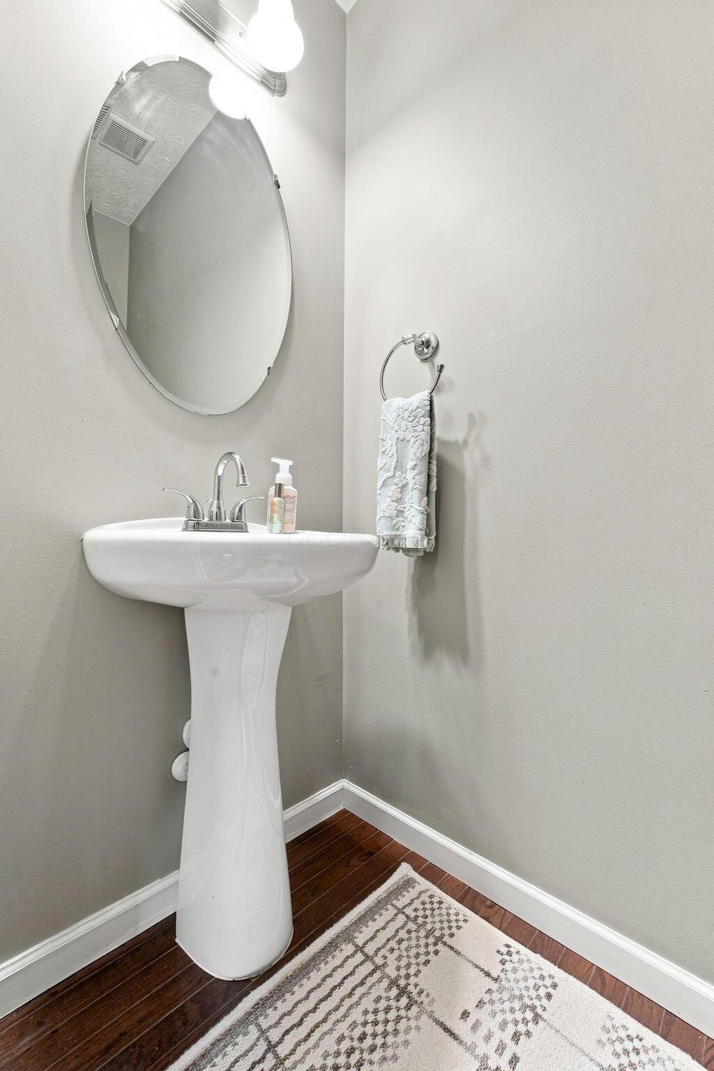 1332 Wagy Square Property Photo 4
