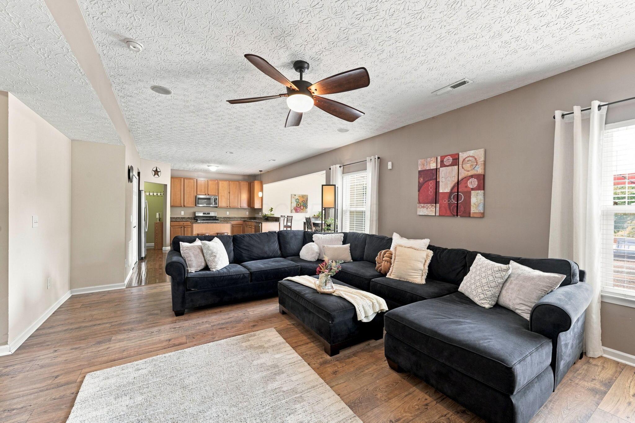 1332 Wagy Square Property Photo 5