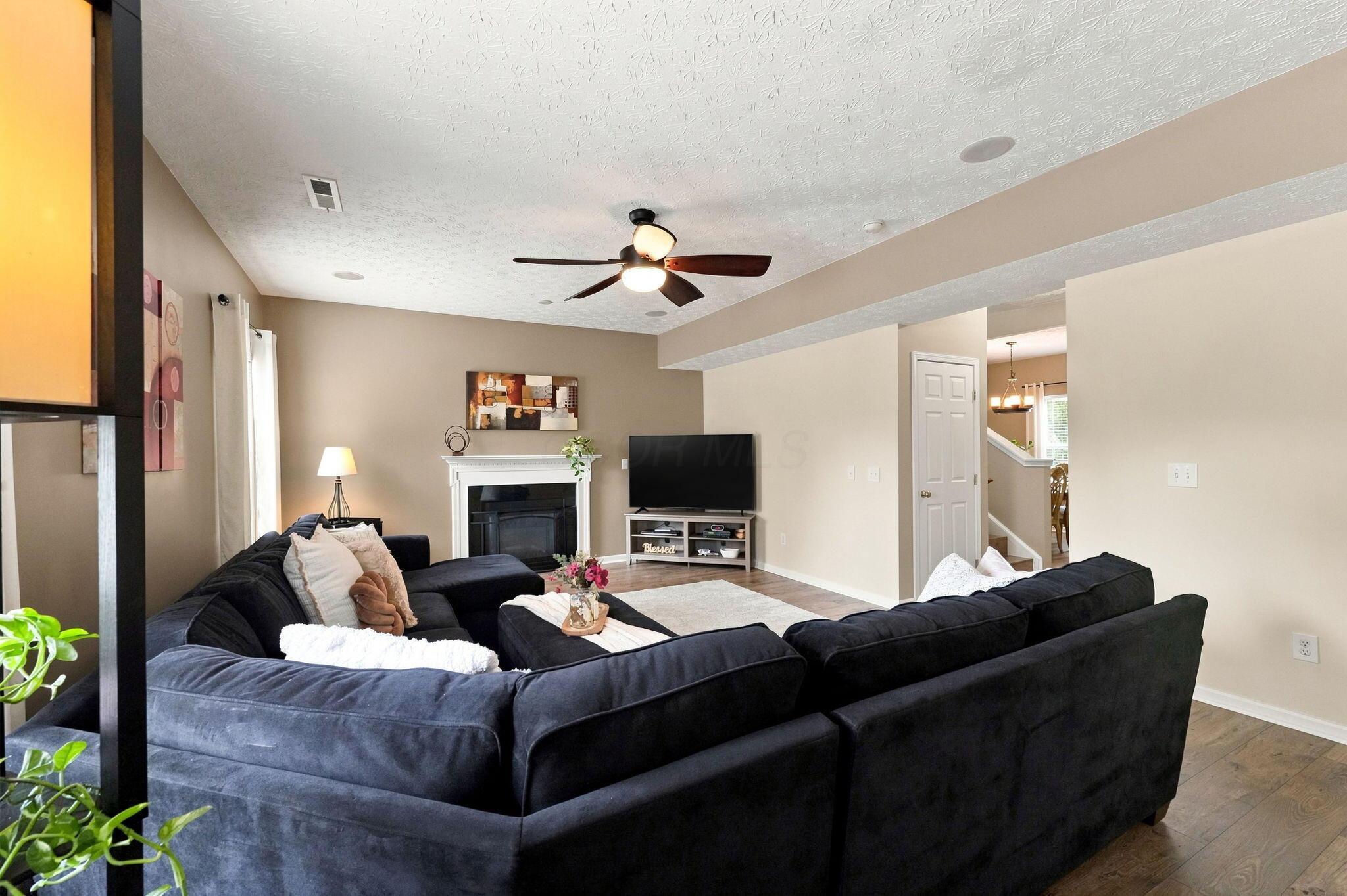1332 Wagy Square Property Photo 6