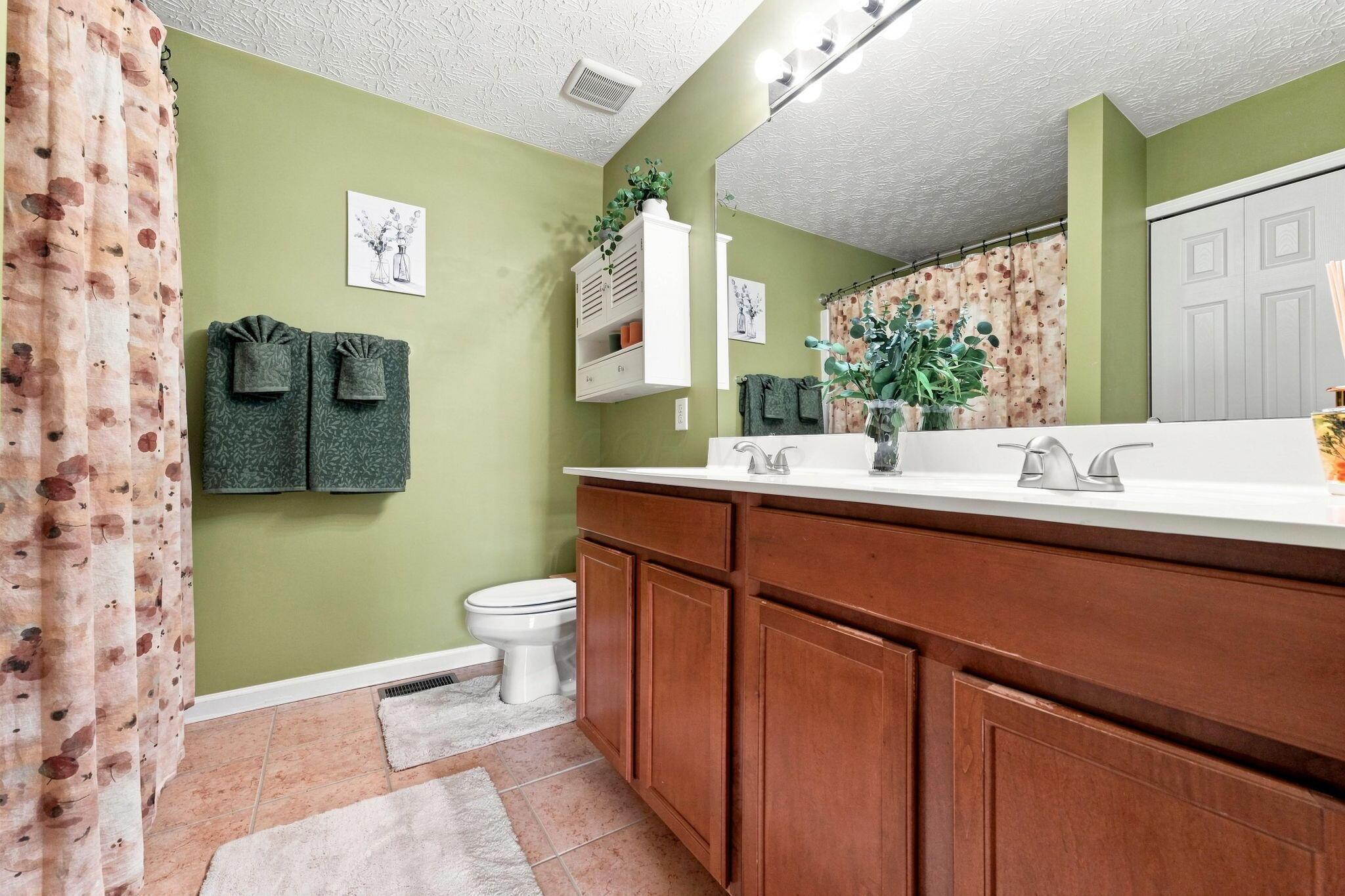 1332 Wagy Square Property Photo 16