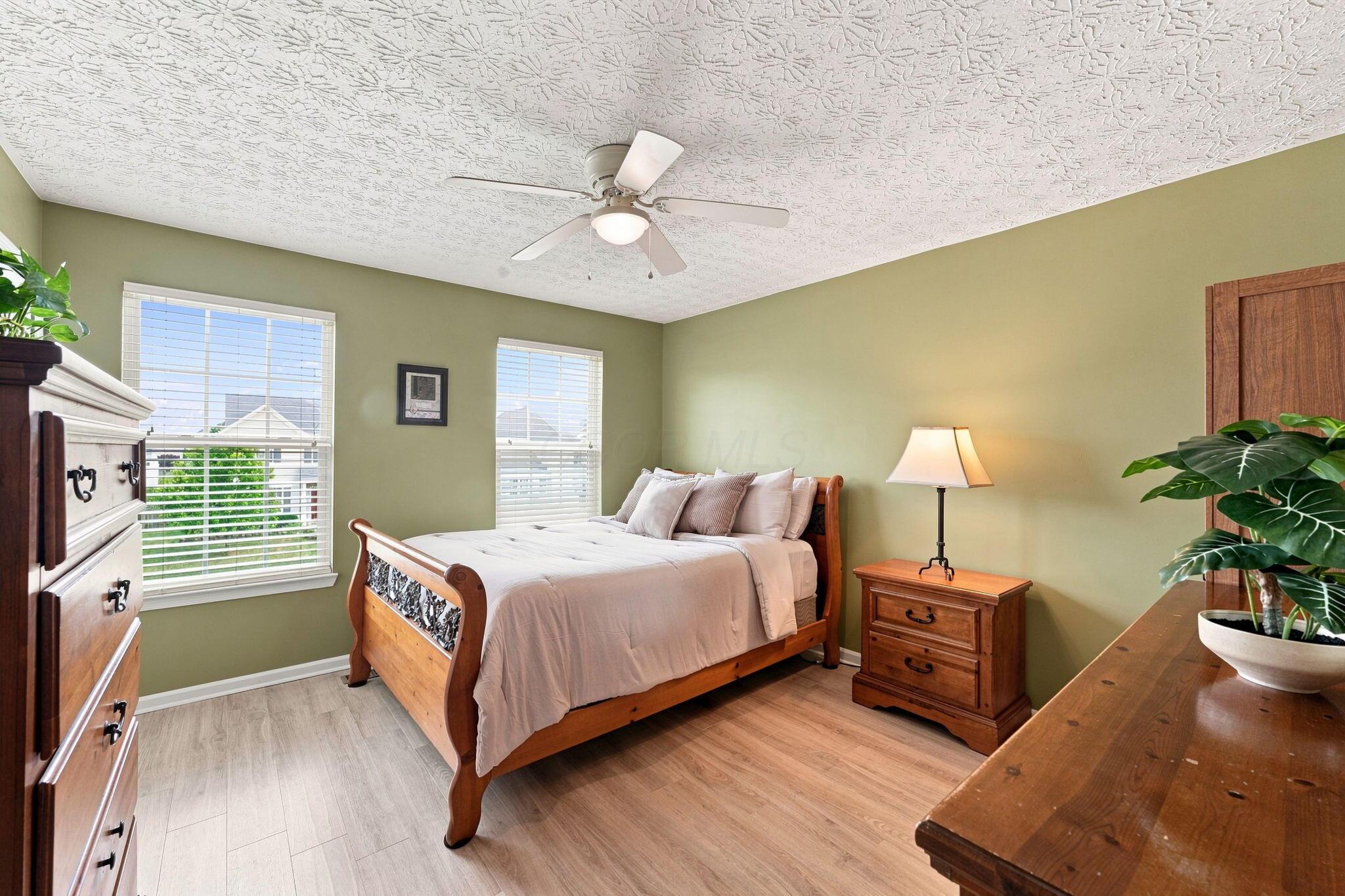 1332 Wagy Square Property Photo 21
