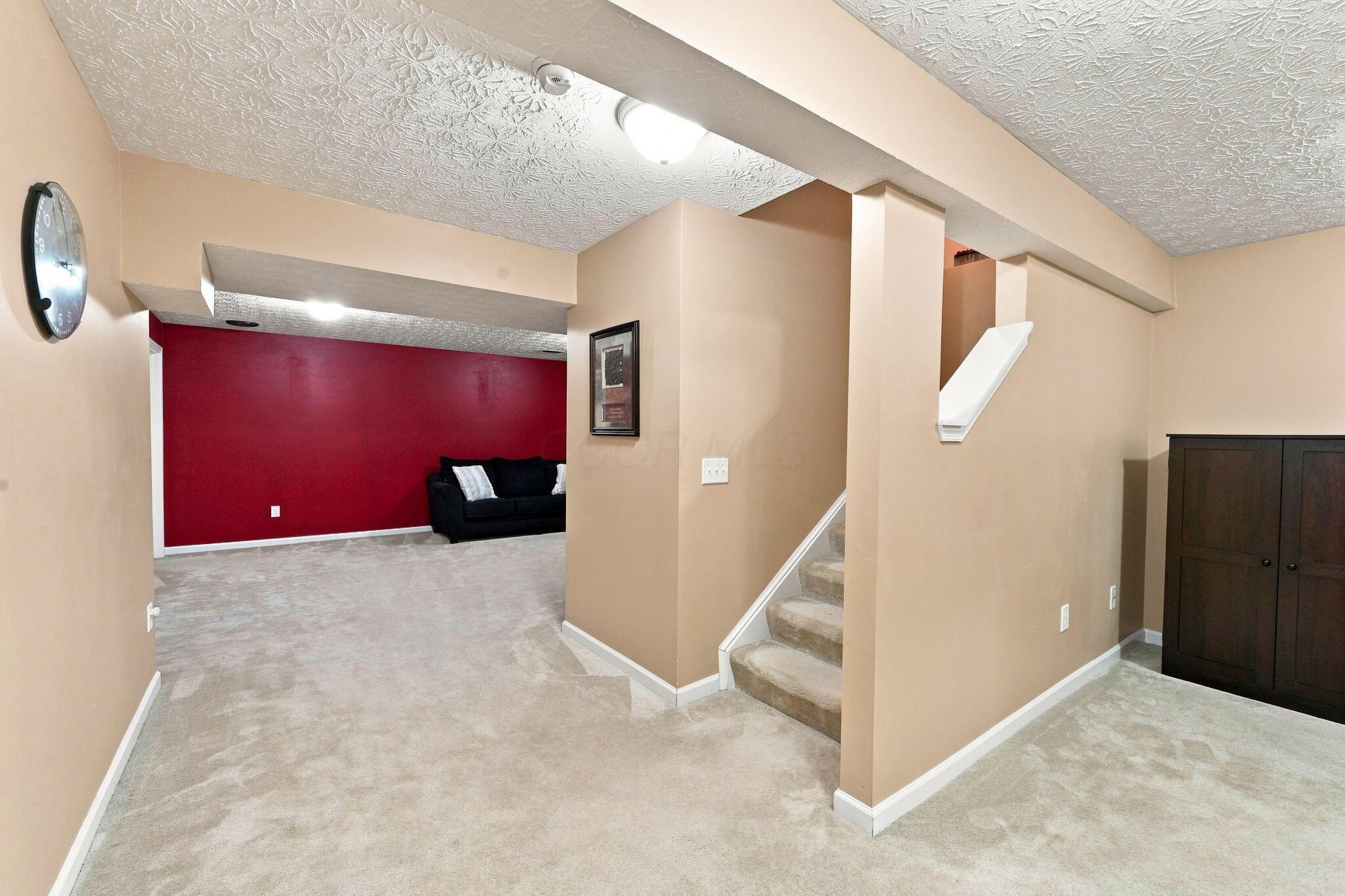 1332 Wagy Square Property Photo 23
