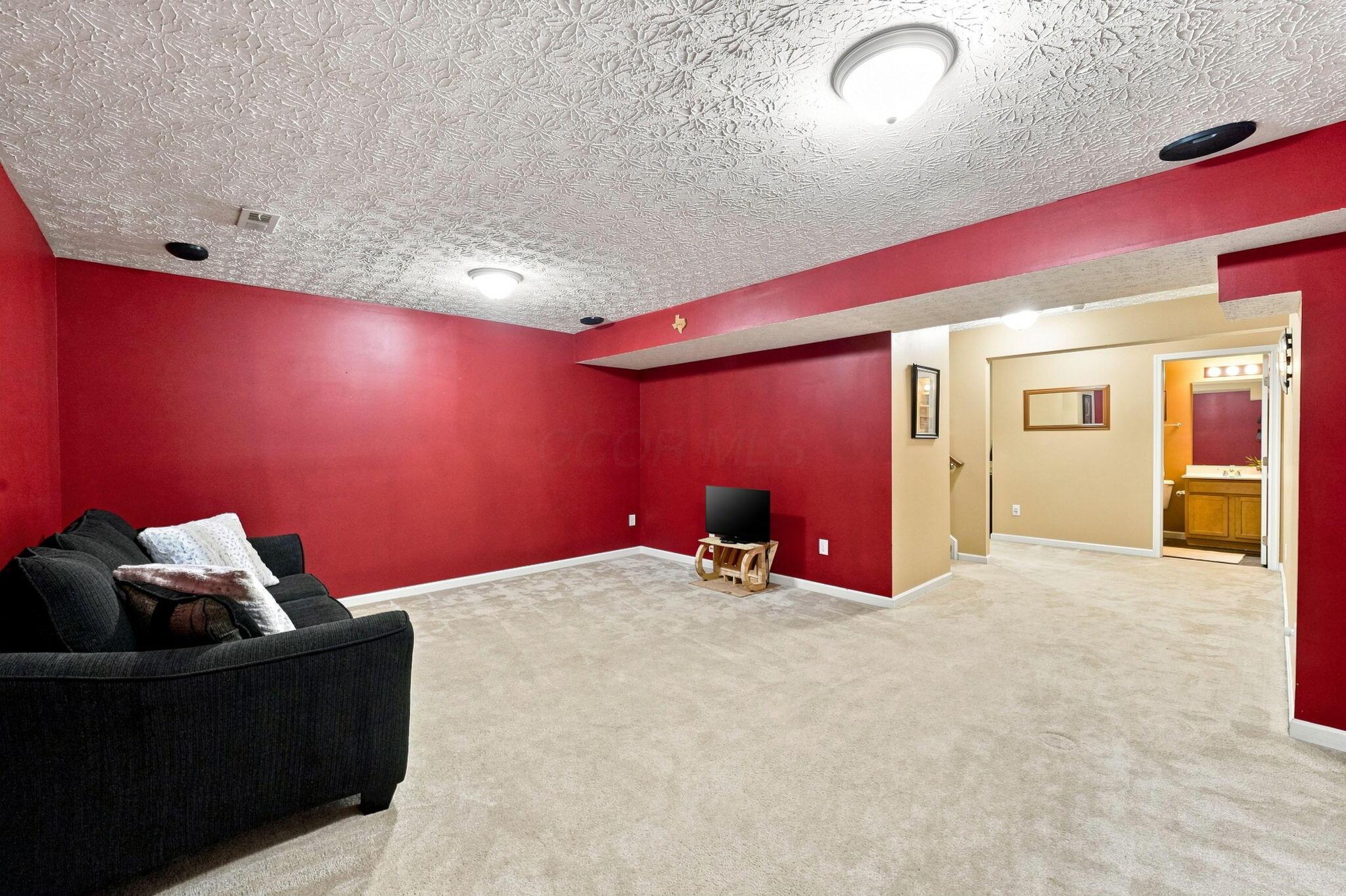 1332 Wagy Square Property Photo 26