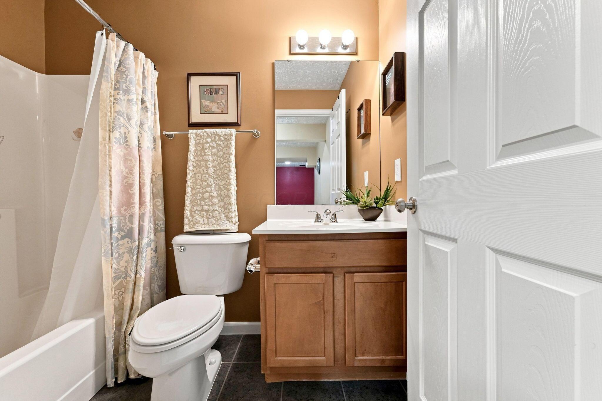 1332 Wagy Square Property Photo 27