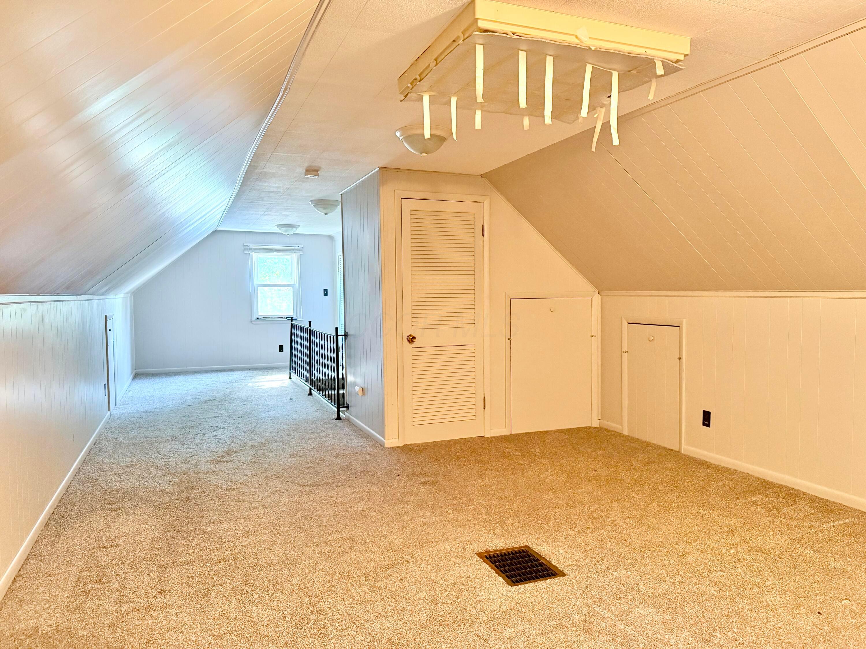 800 S Roys Avenue Property Photo 20