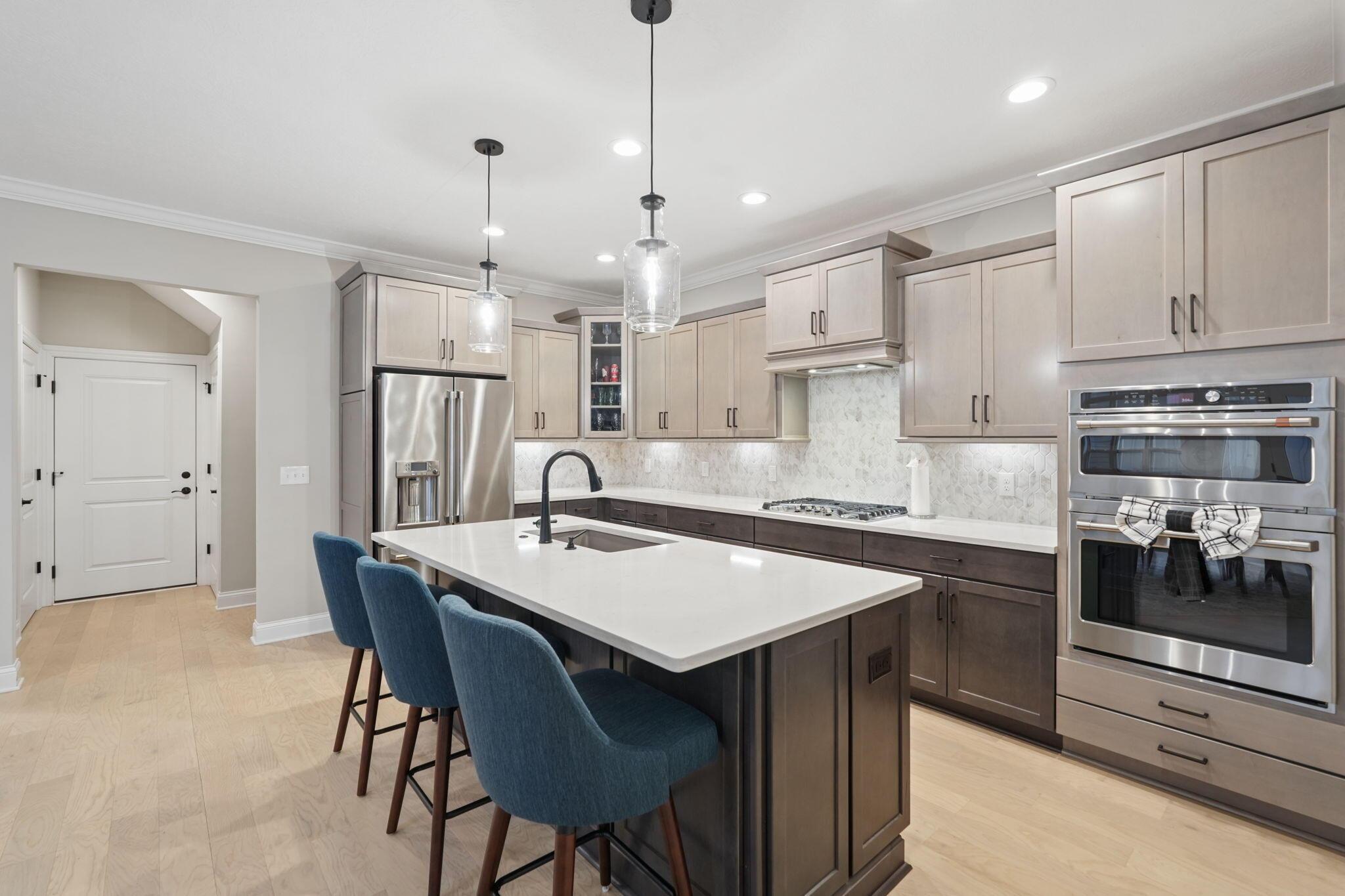 10228 Hyland Run Property Photo 6