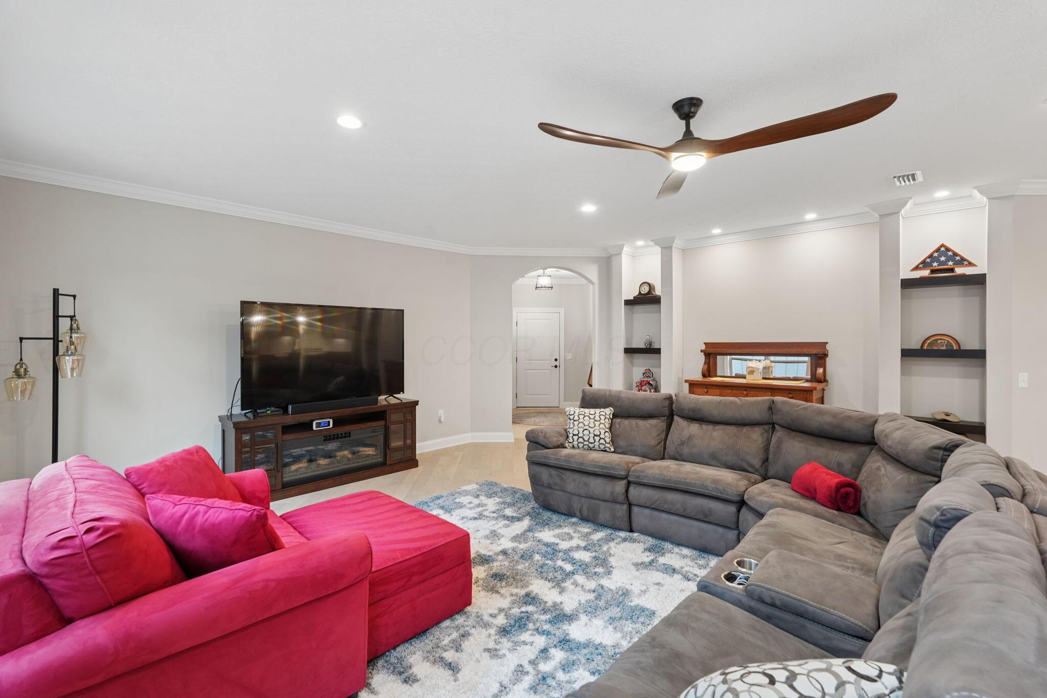 10228 Hyland Run Property Photo 13