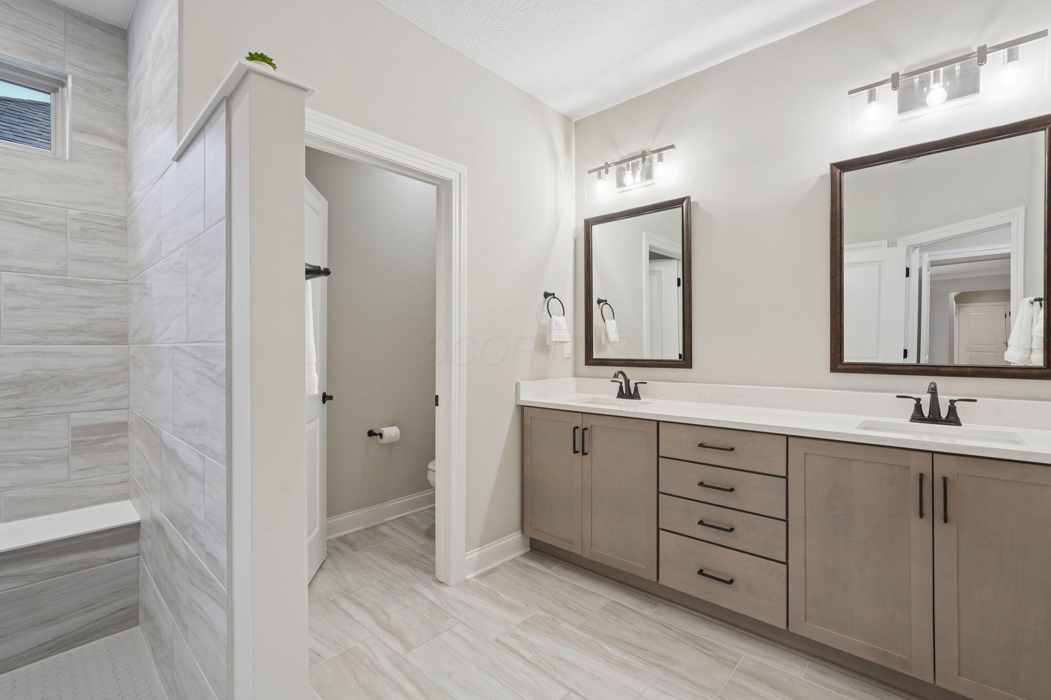 10228 Hyland Run Property Photo 16