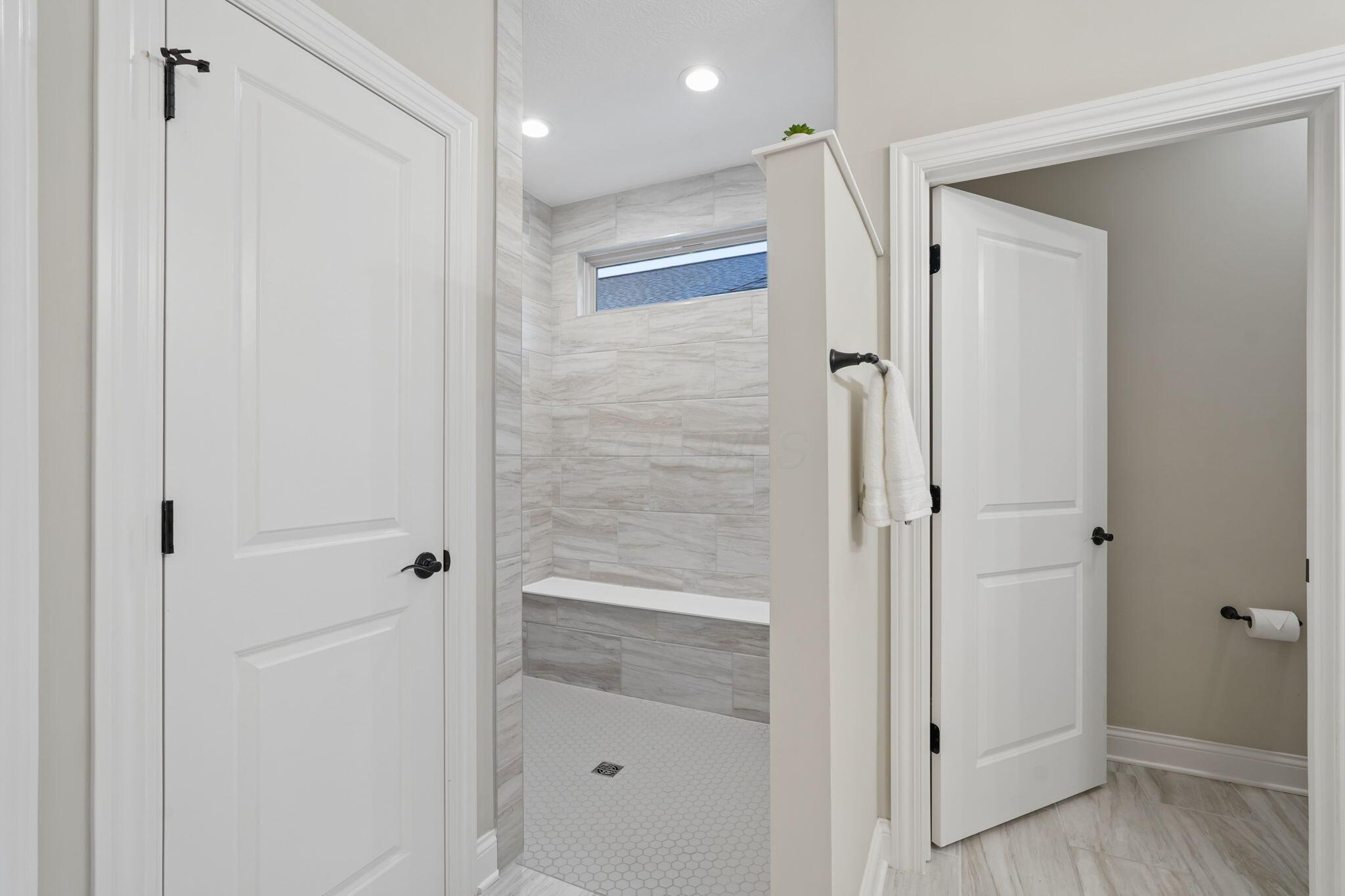 10228 Hyland Run Property Photo 17