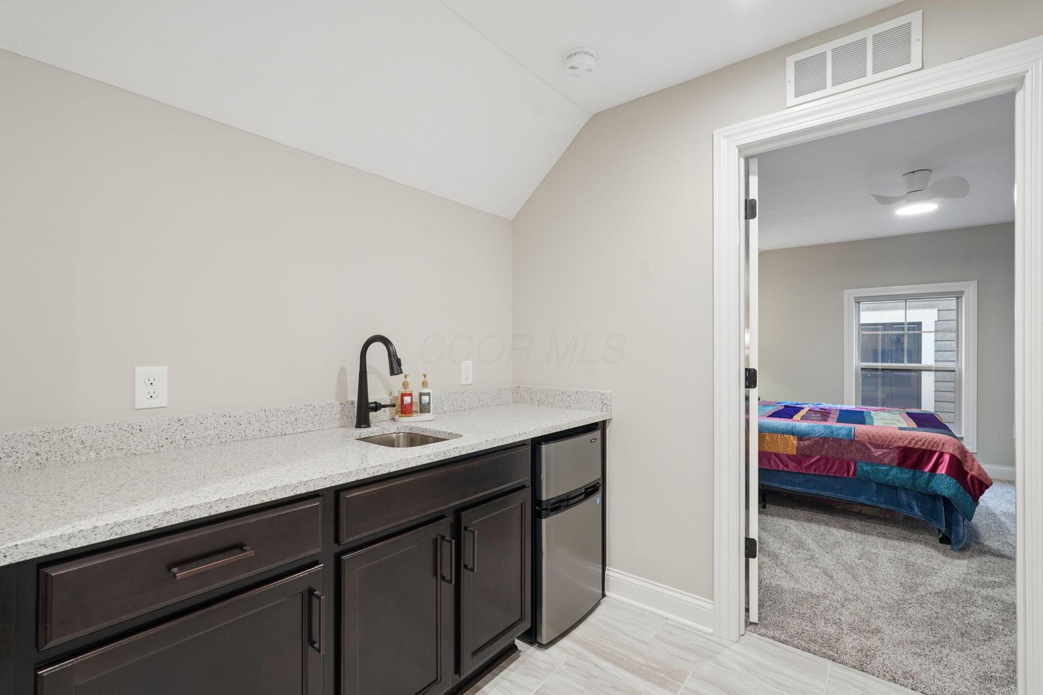 10228 Hyland Run Property Photo 25