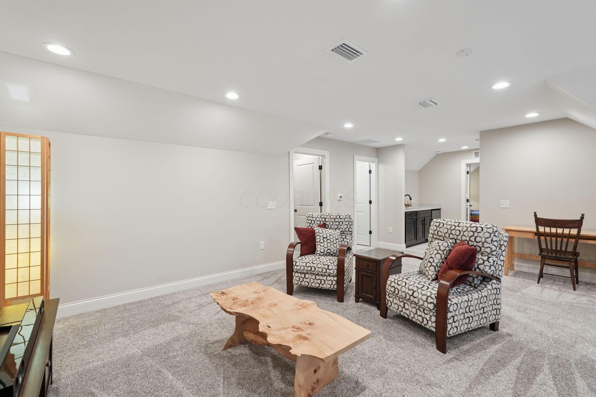 10228 Hyland Run Property Photo 27