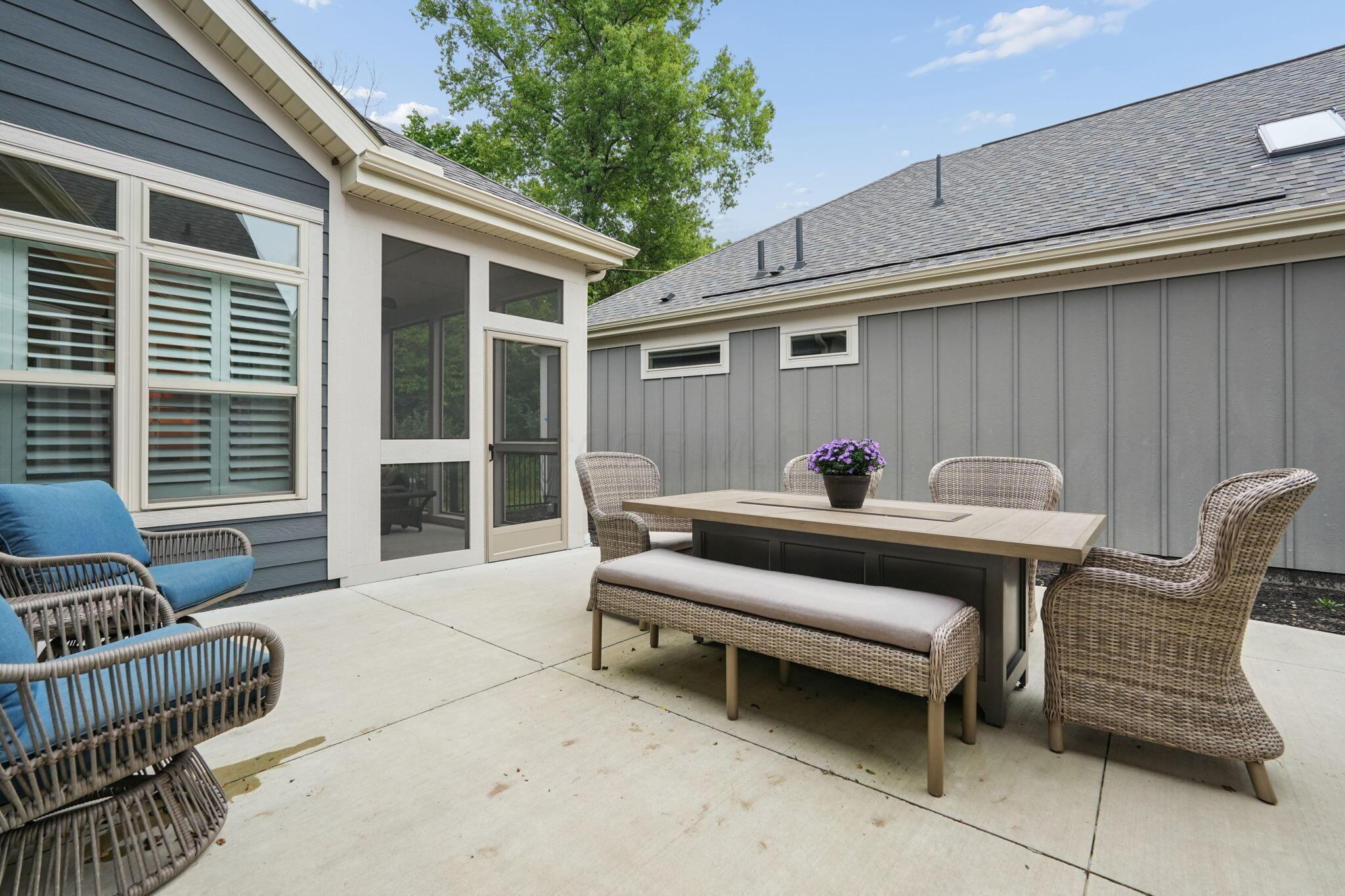 10228 Hyland Run Property Photo 36