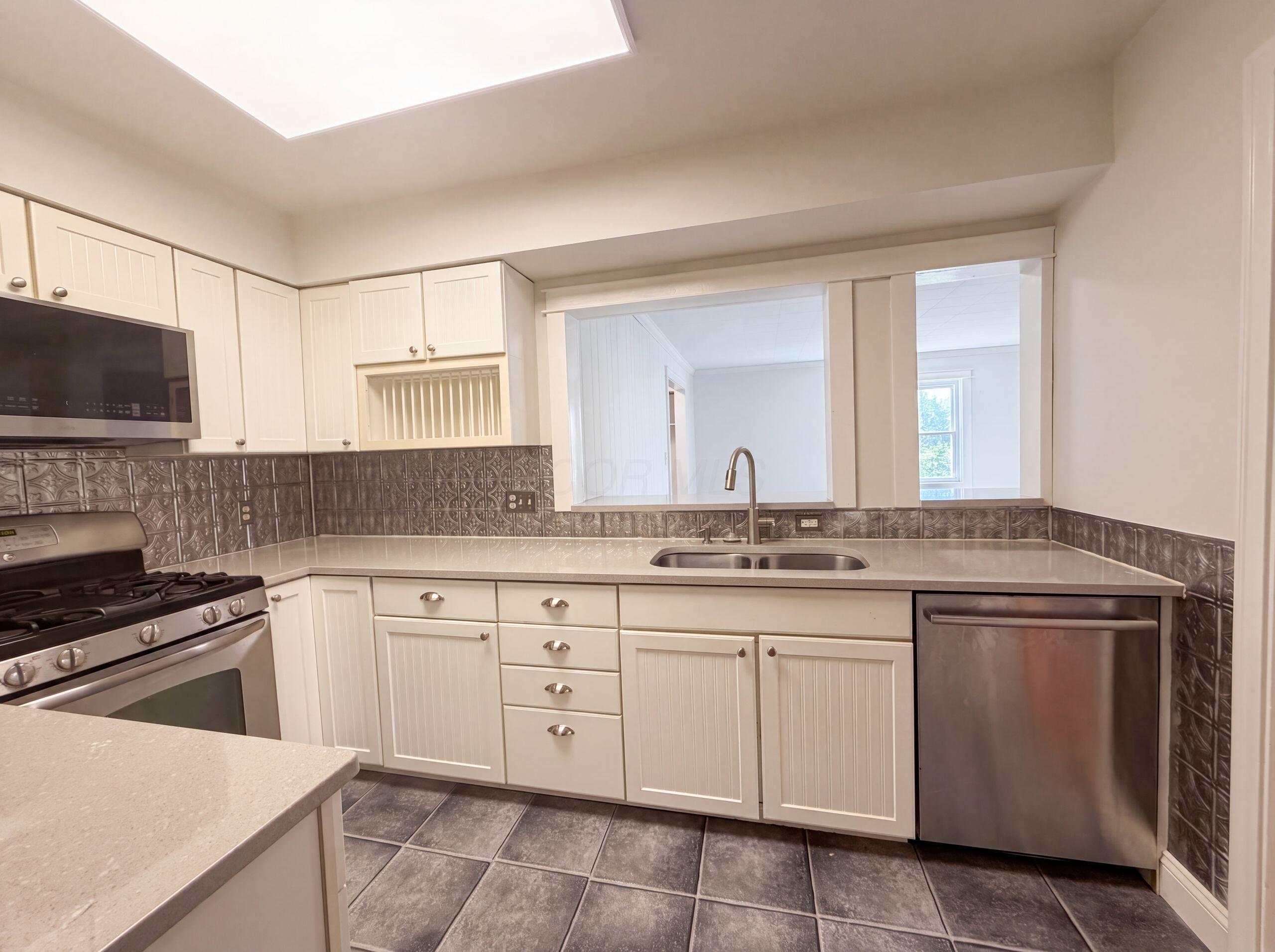 751 Grandon Avenue Property Photo 3