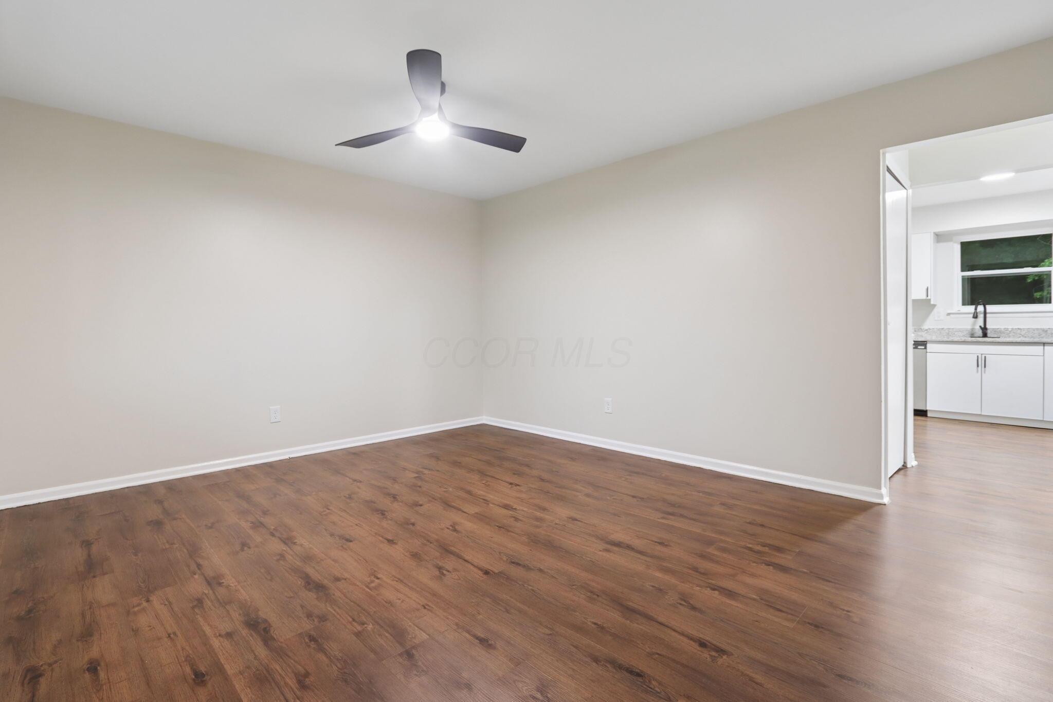 5385 Sherry Court Property Photo 7