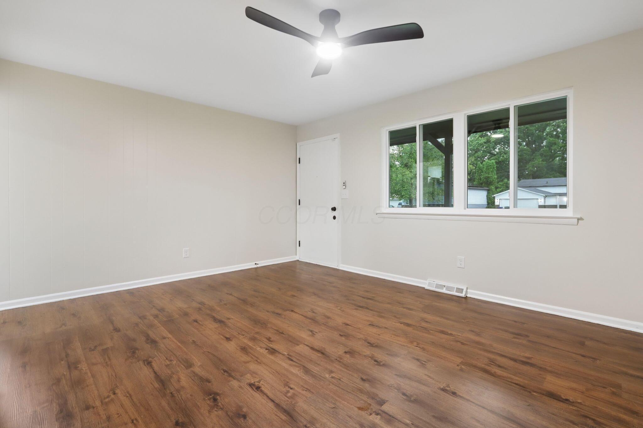 5385 Sherry Court Property Photo 8