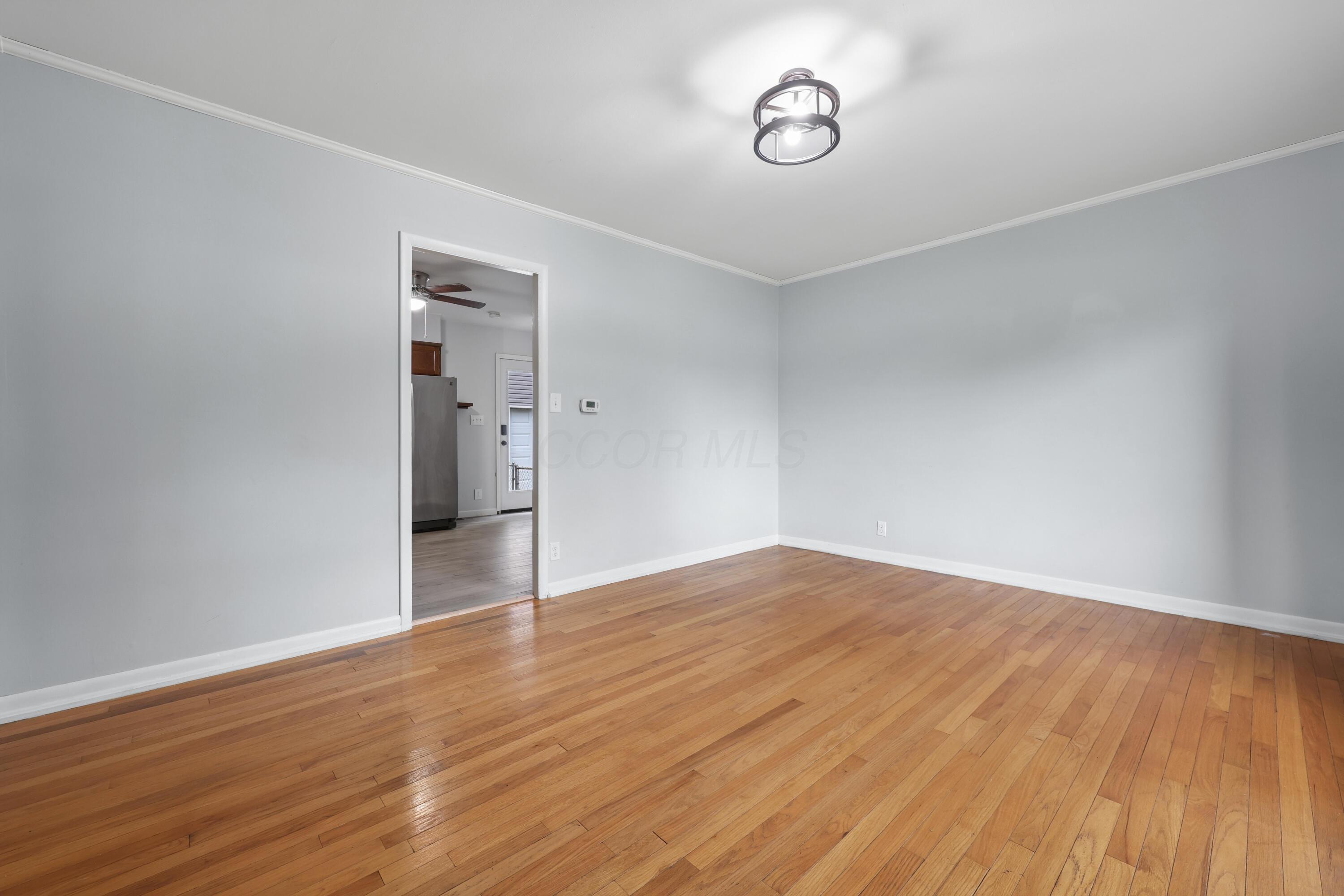 718 Meadow Drive Property Photo 2