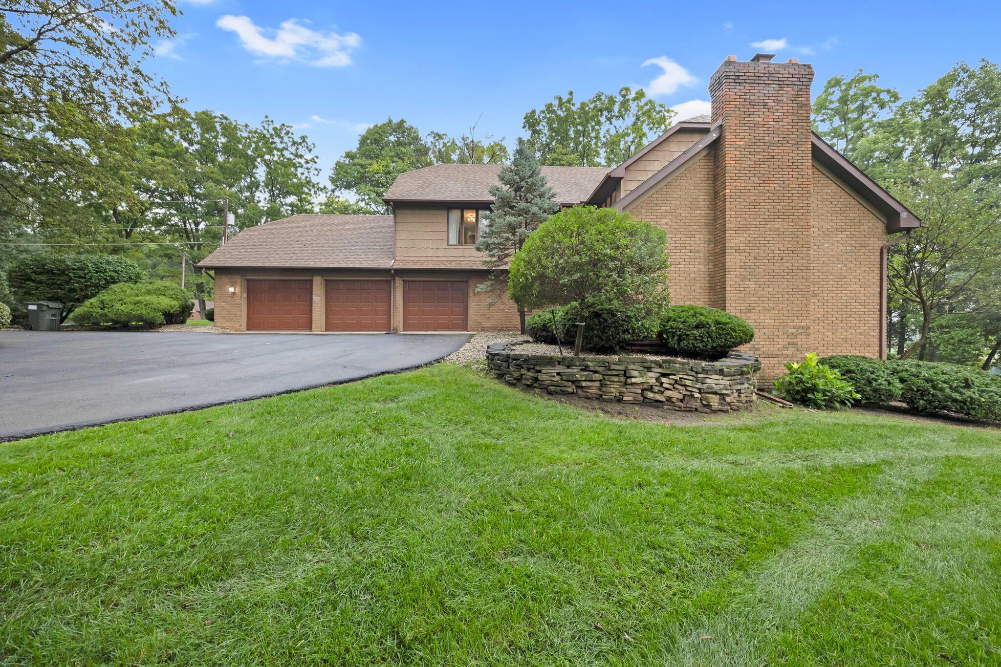 100 Tanglewood Drive Property Photo 6