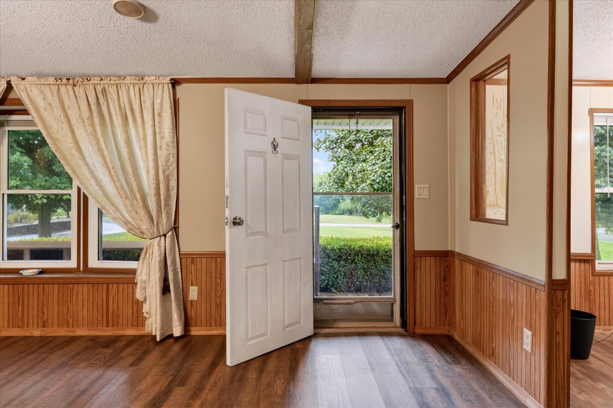 12873 Lakeside Drive Property Photo 5
