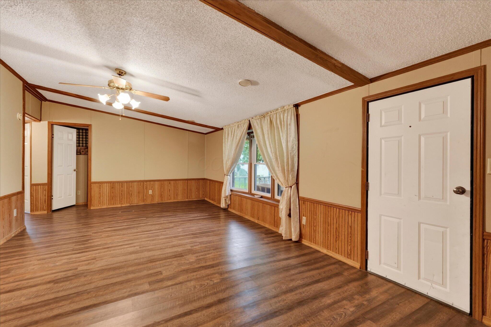 12873 Lakeside Drive Property Photo 6