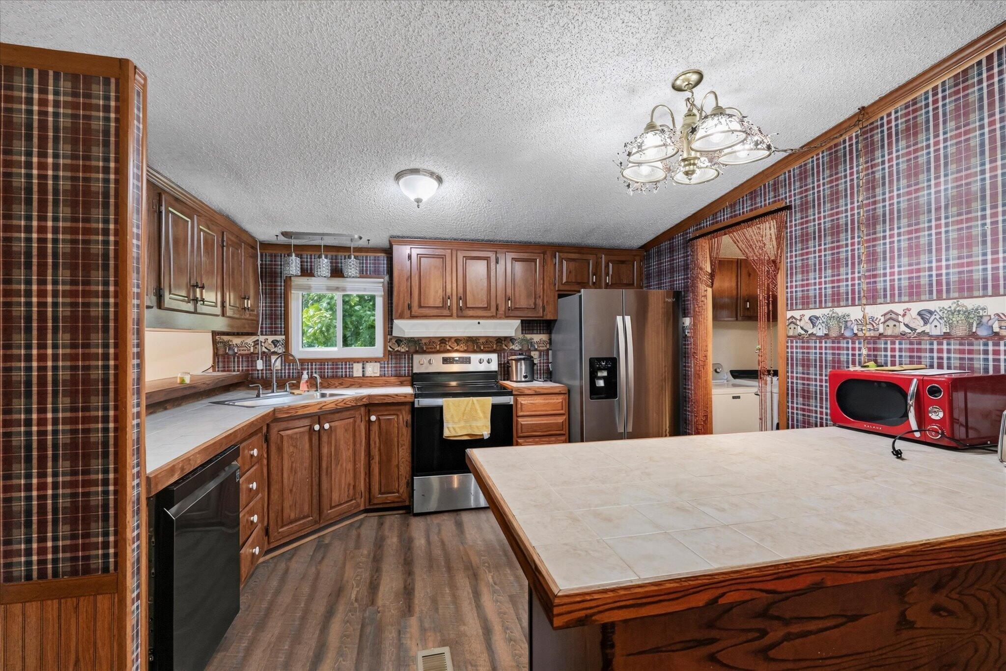 12873 Lakeside Drive Property Photo 17
