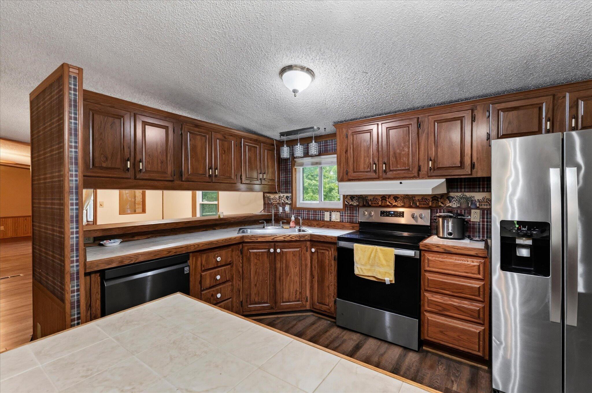 12873 Lakeside Drive Property Photo 18