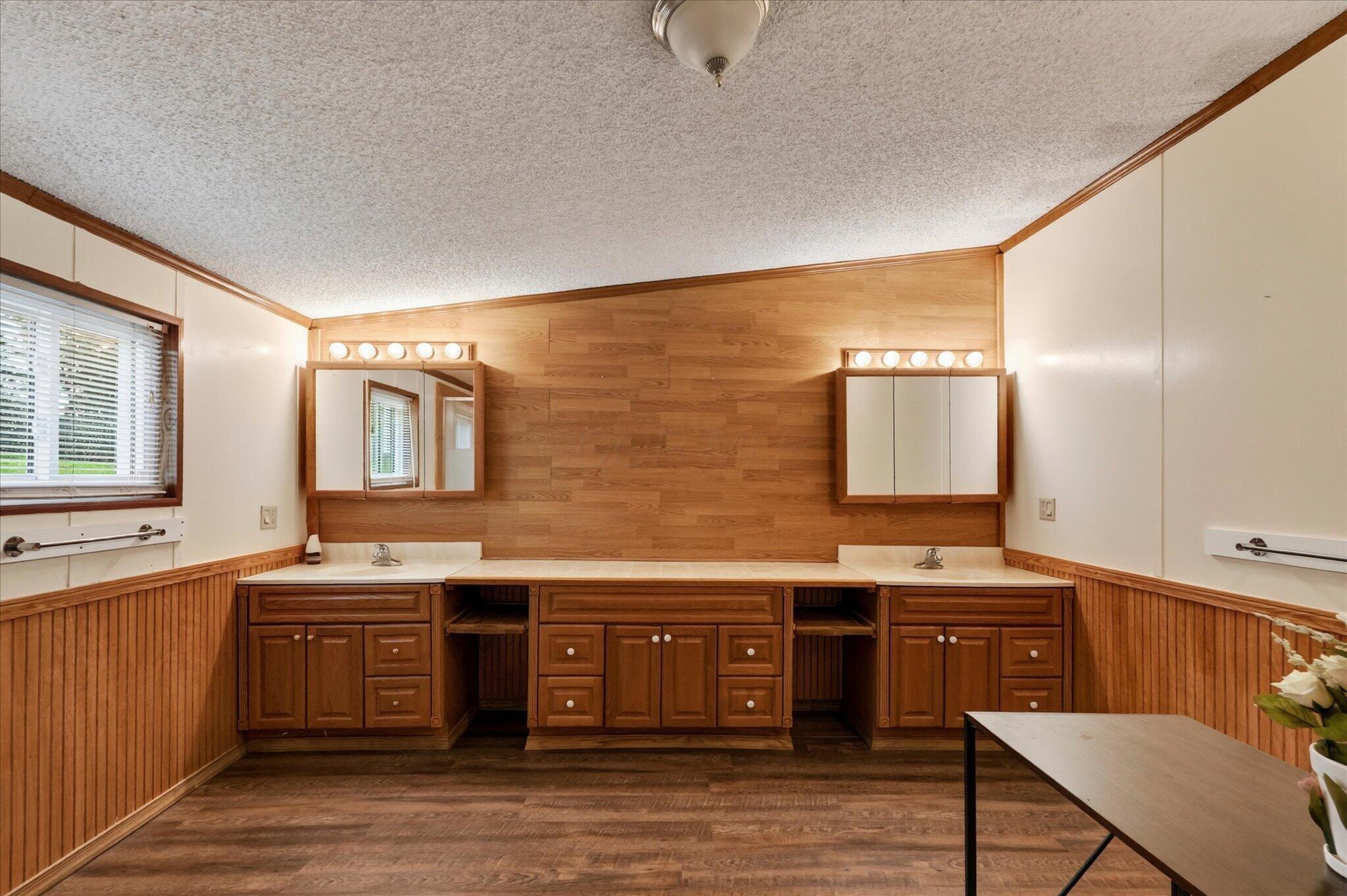 12873 Lakeside Drive Property Photo 28