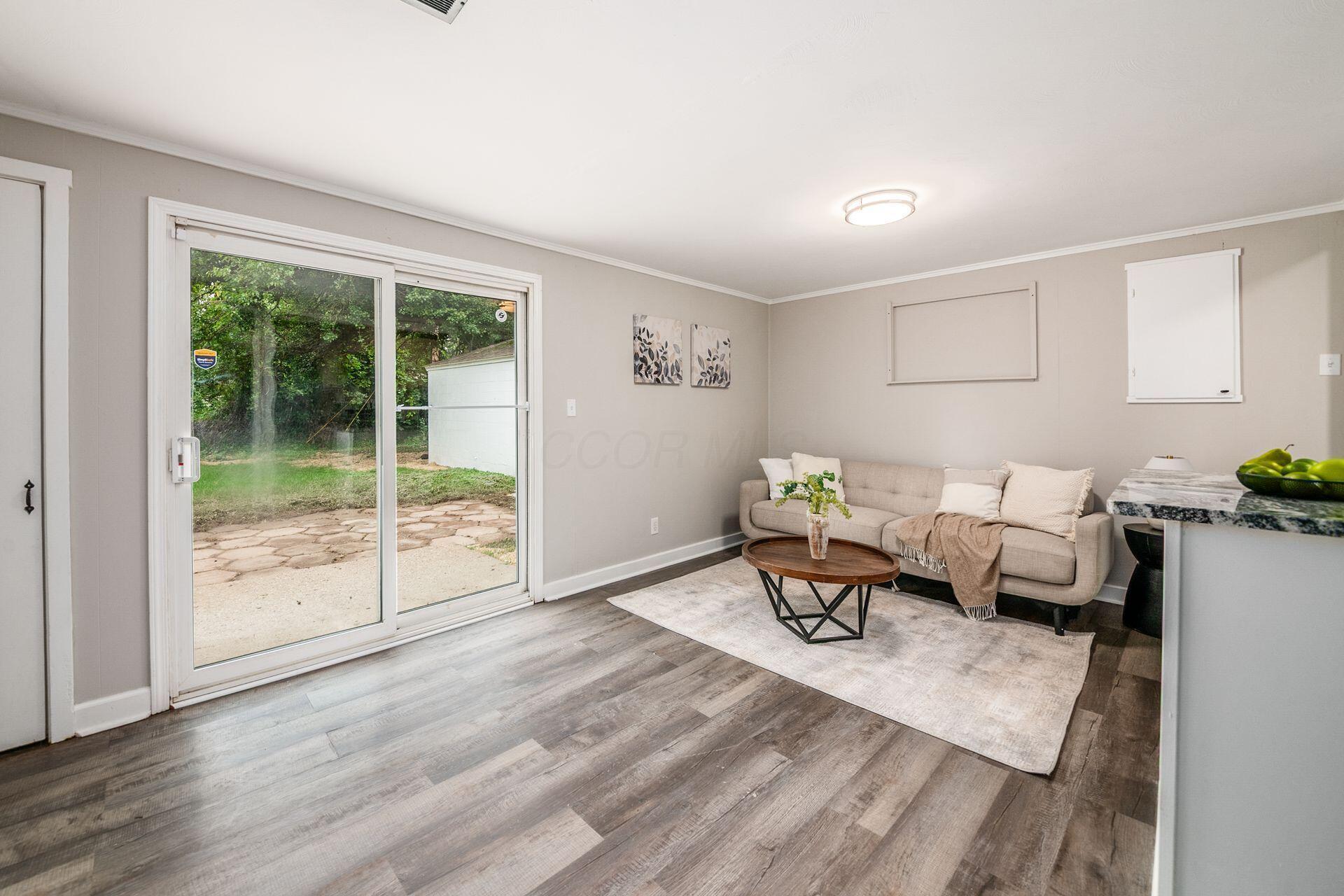 1028 S Hampton Road Property Photo 8