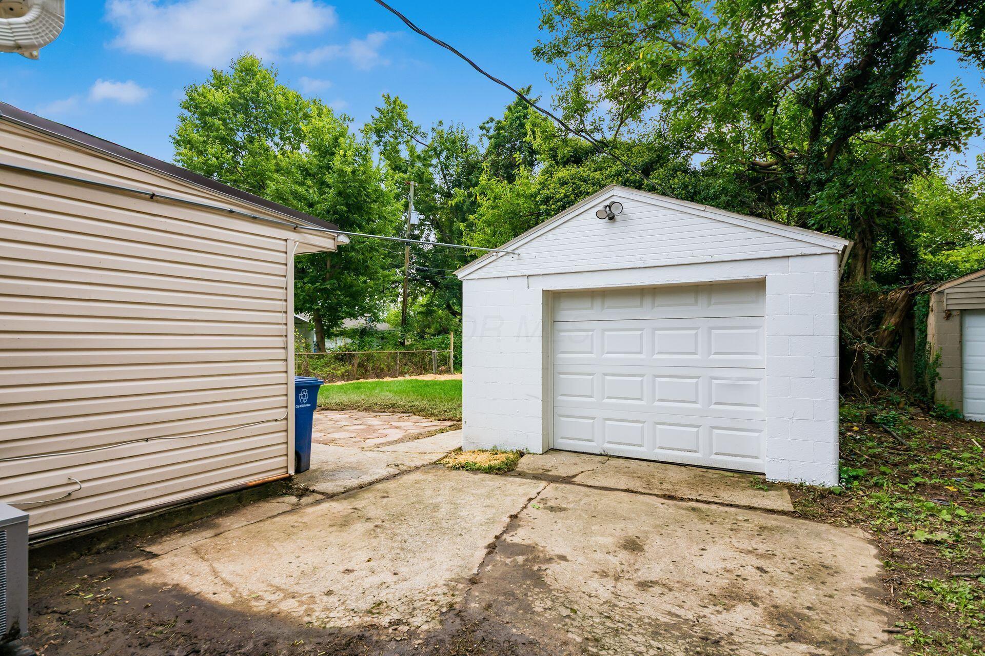 1028 S Hampton Road Property Photo 18