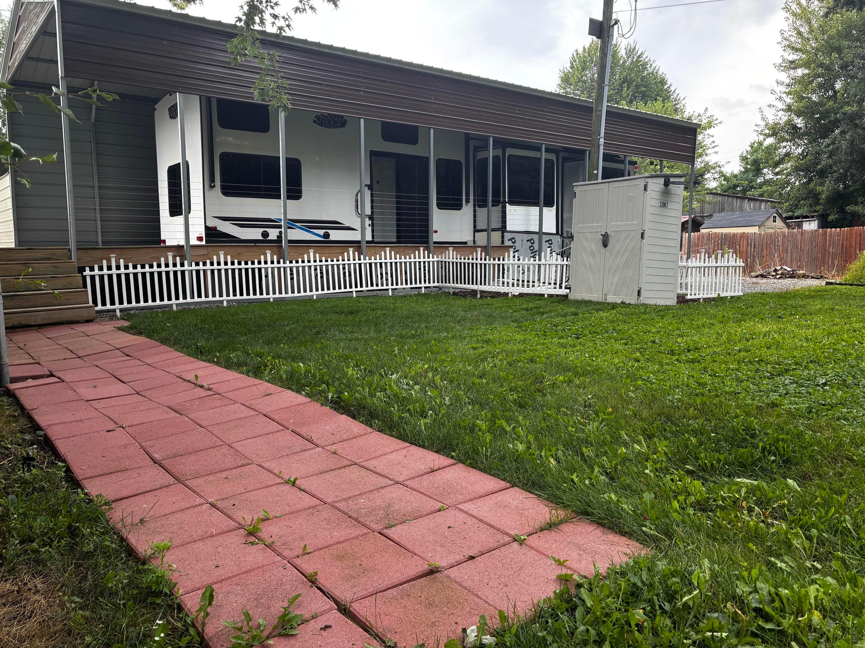 11007 State Street Property Photo 1