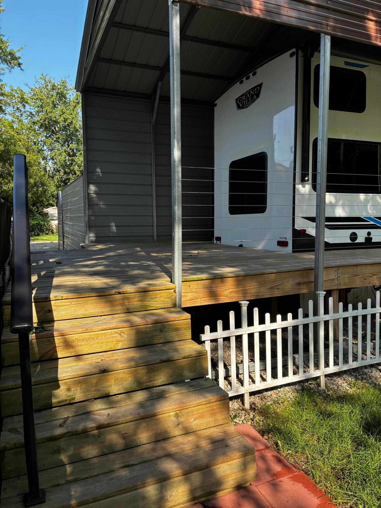 11007 State Street Property Photo 5