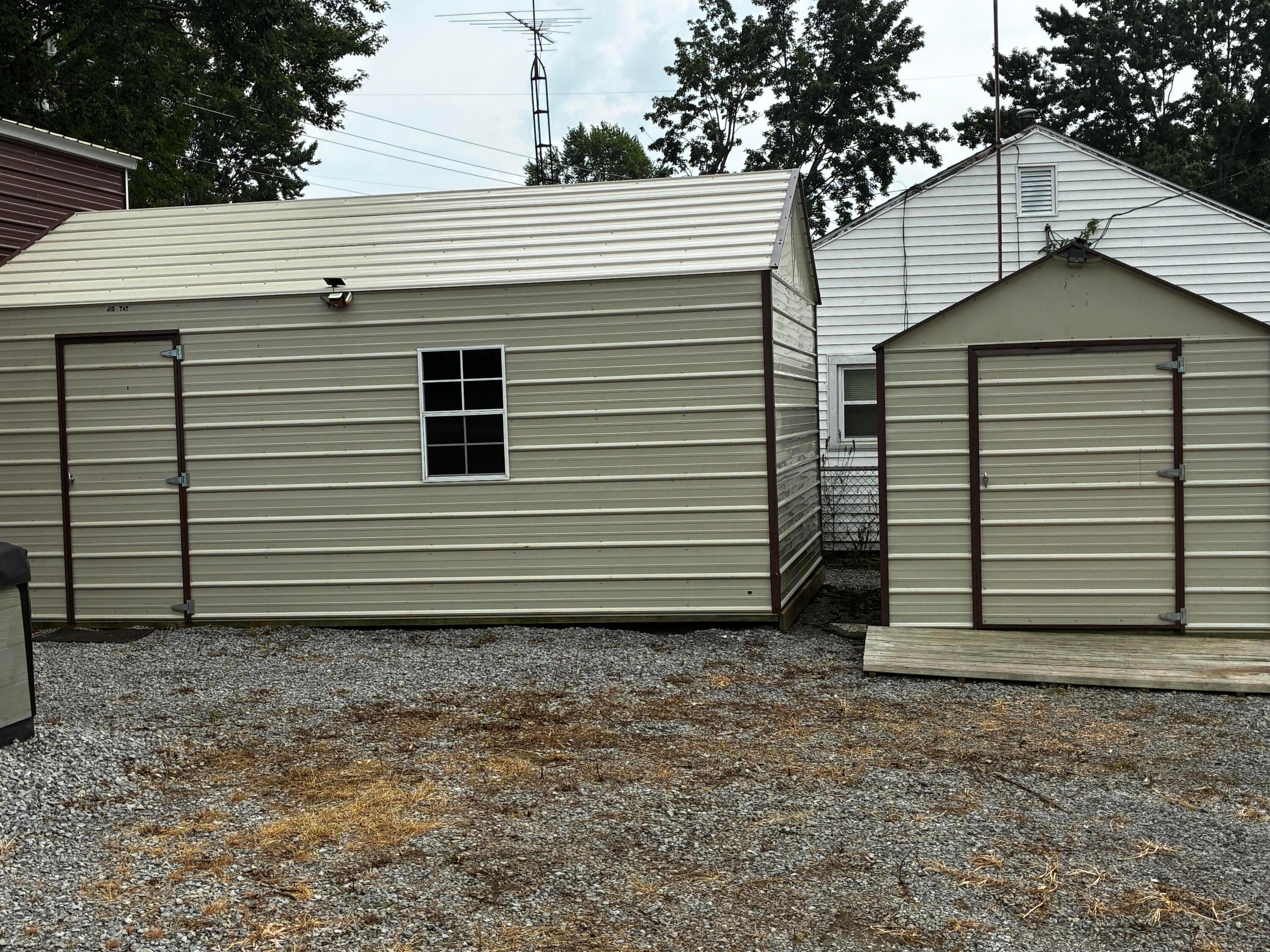 11007 State Street Property Photo 9