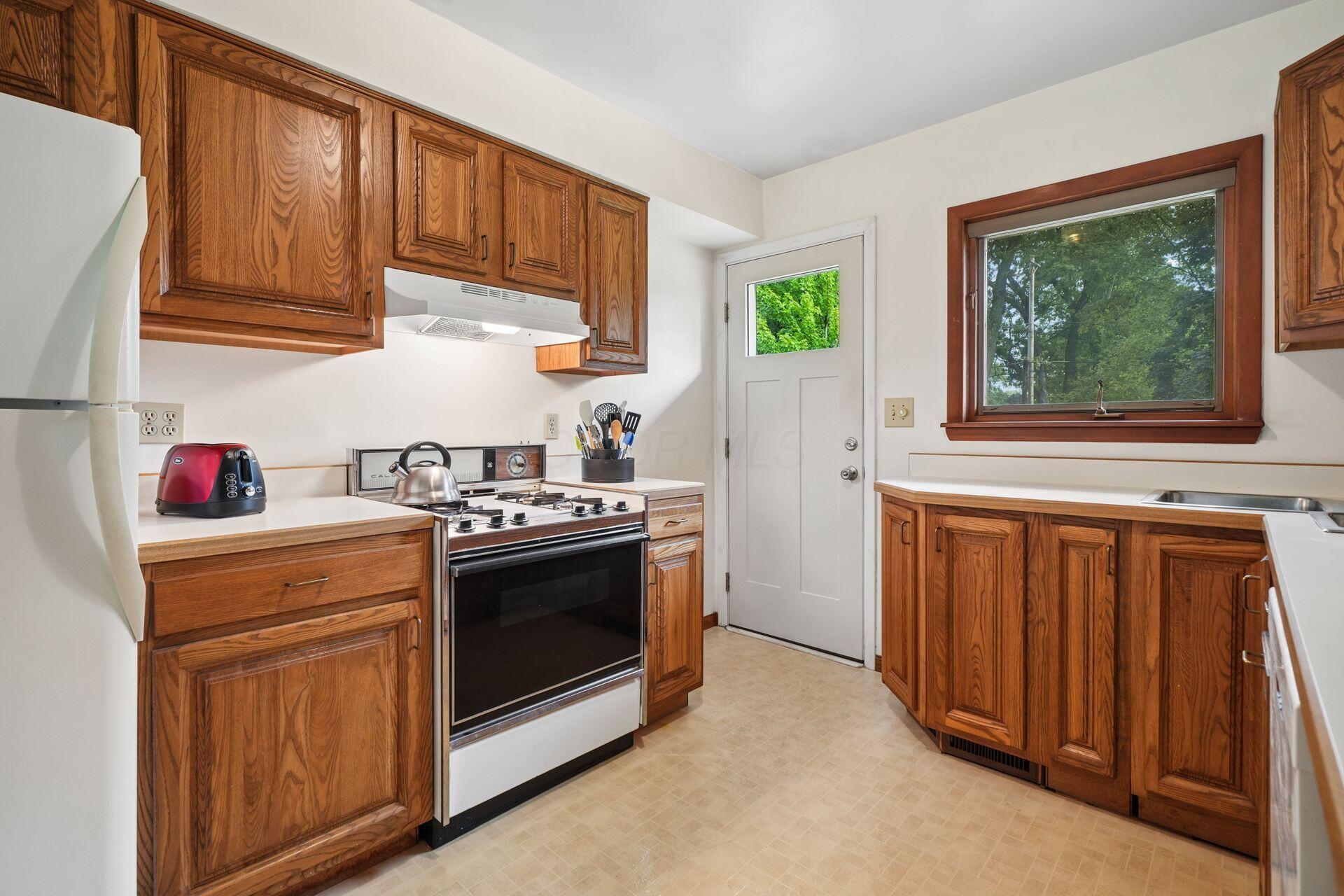 2106 Springhill Drive Property Photo 12