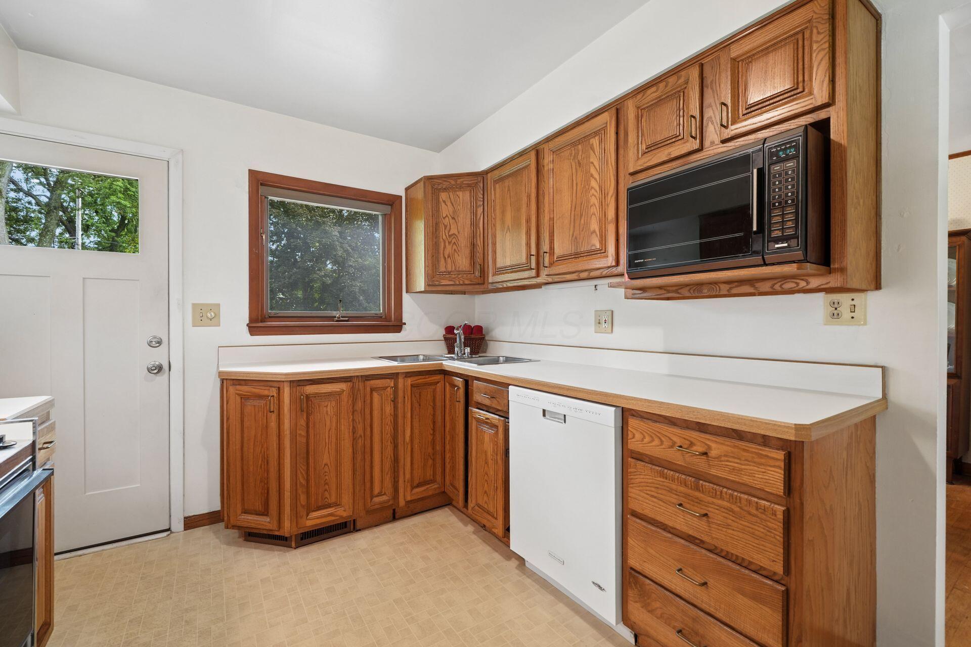 2106 Springhill Drive Property Photo 14