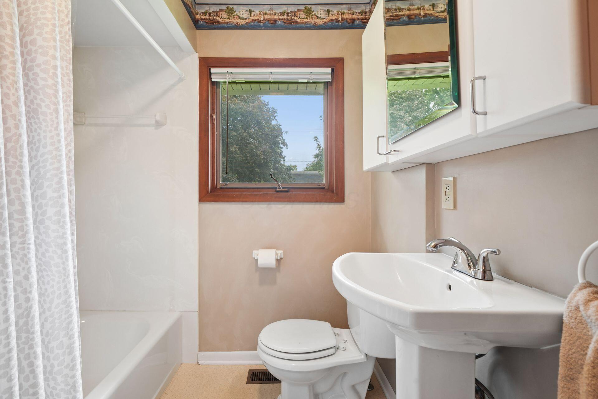 2106 Springhill Drive Property Photo 24