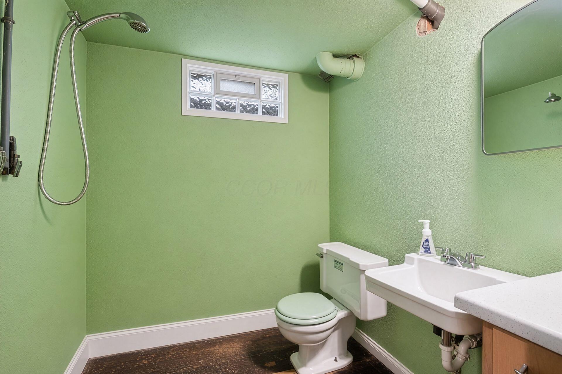 2106 Springhill Drive Property Photo 29