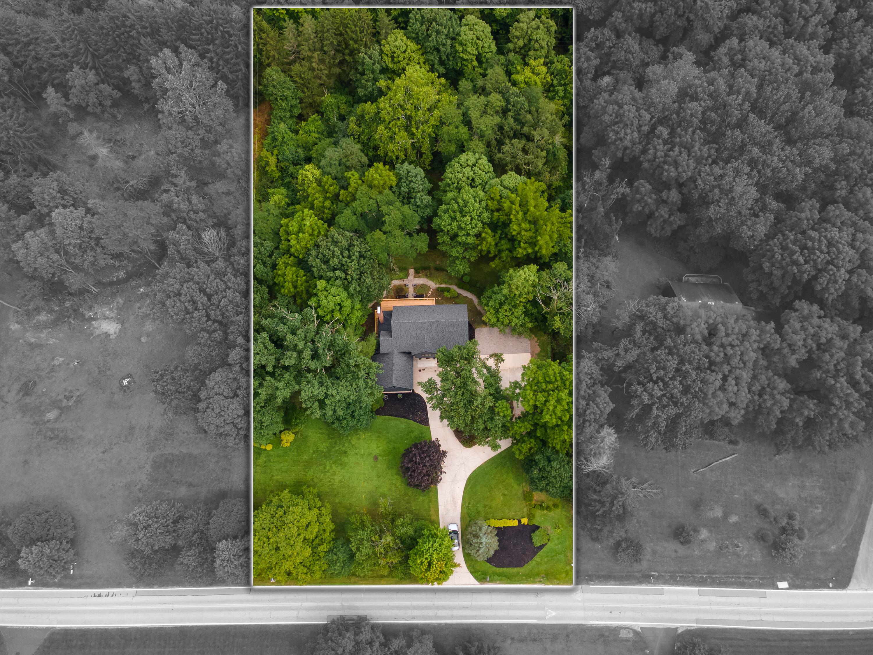 1560 Carriage Road Property Photo 4