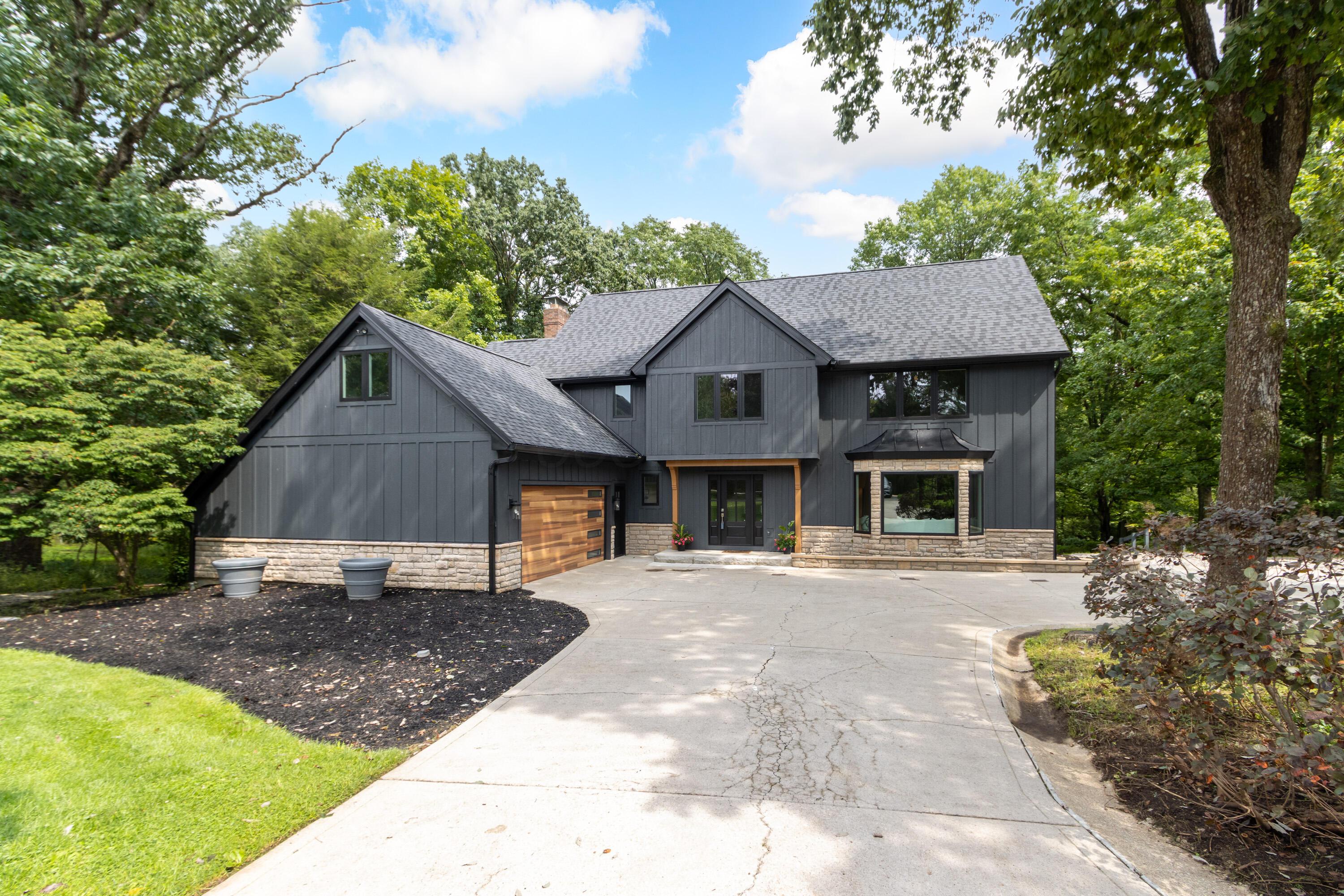1560 Carriage Road Property Photo 8