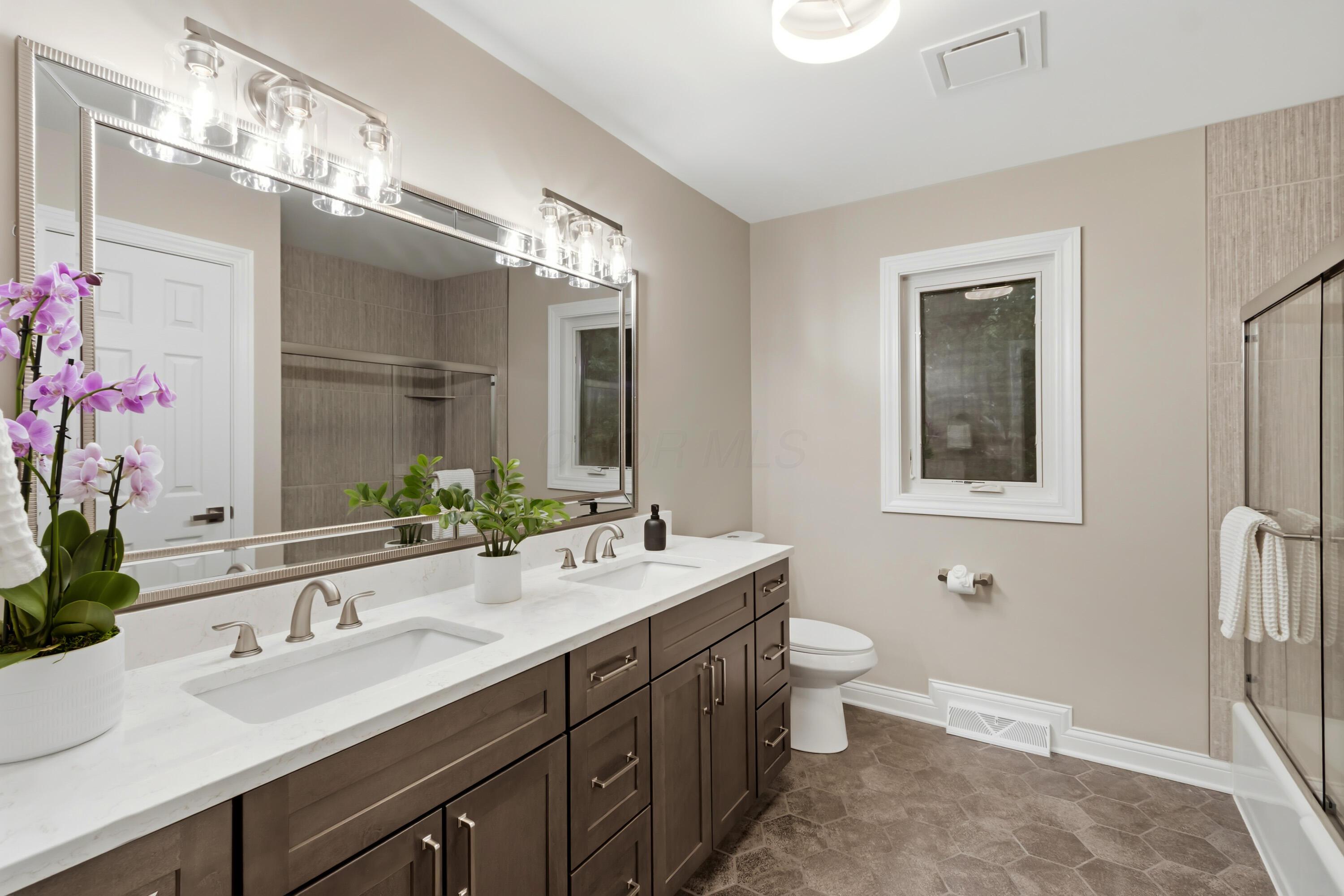 1560 Carriage Road Property Photo 44