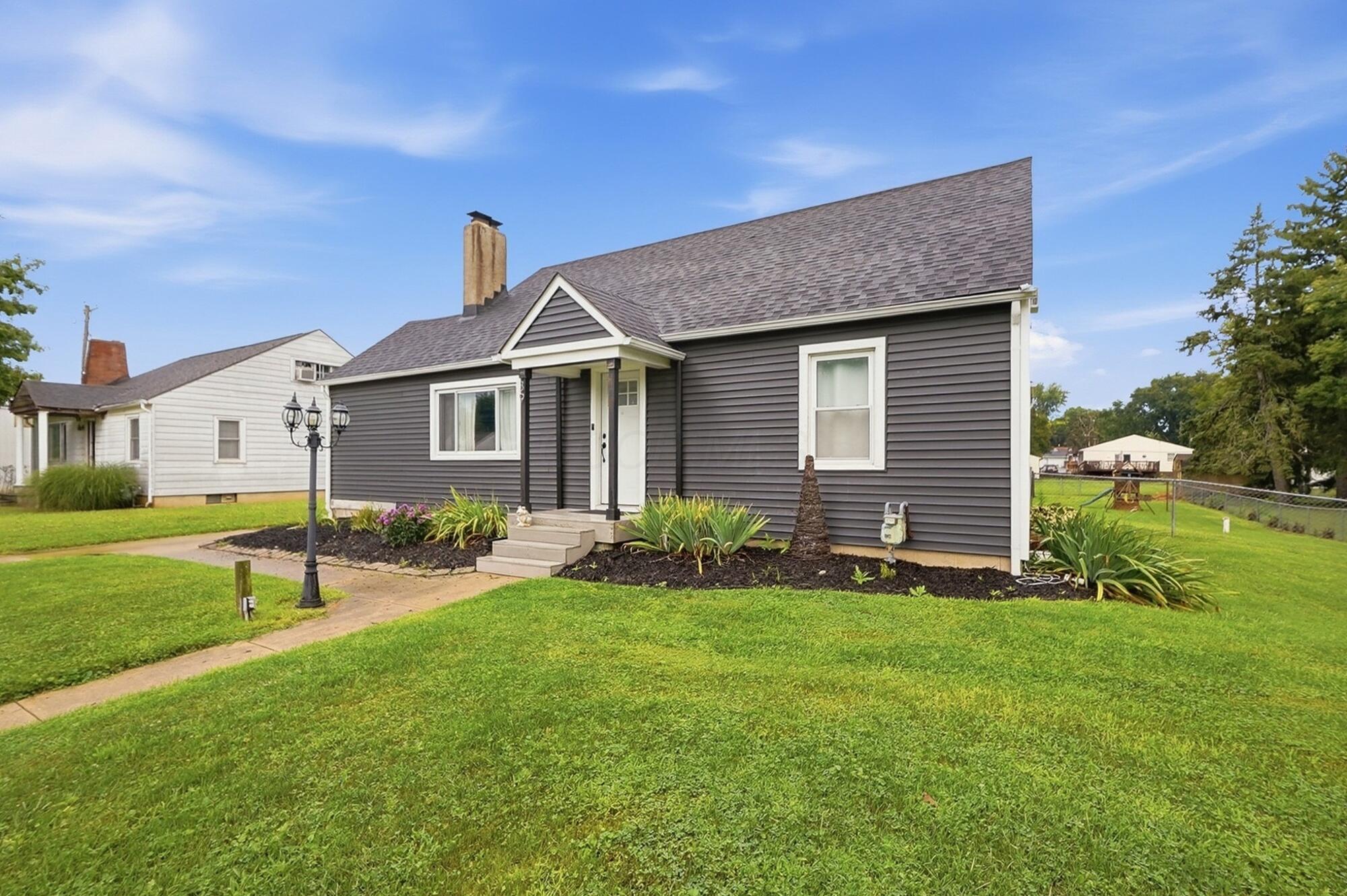 39 Oaksmere Road Property Photo 1