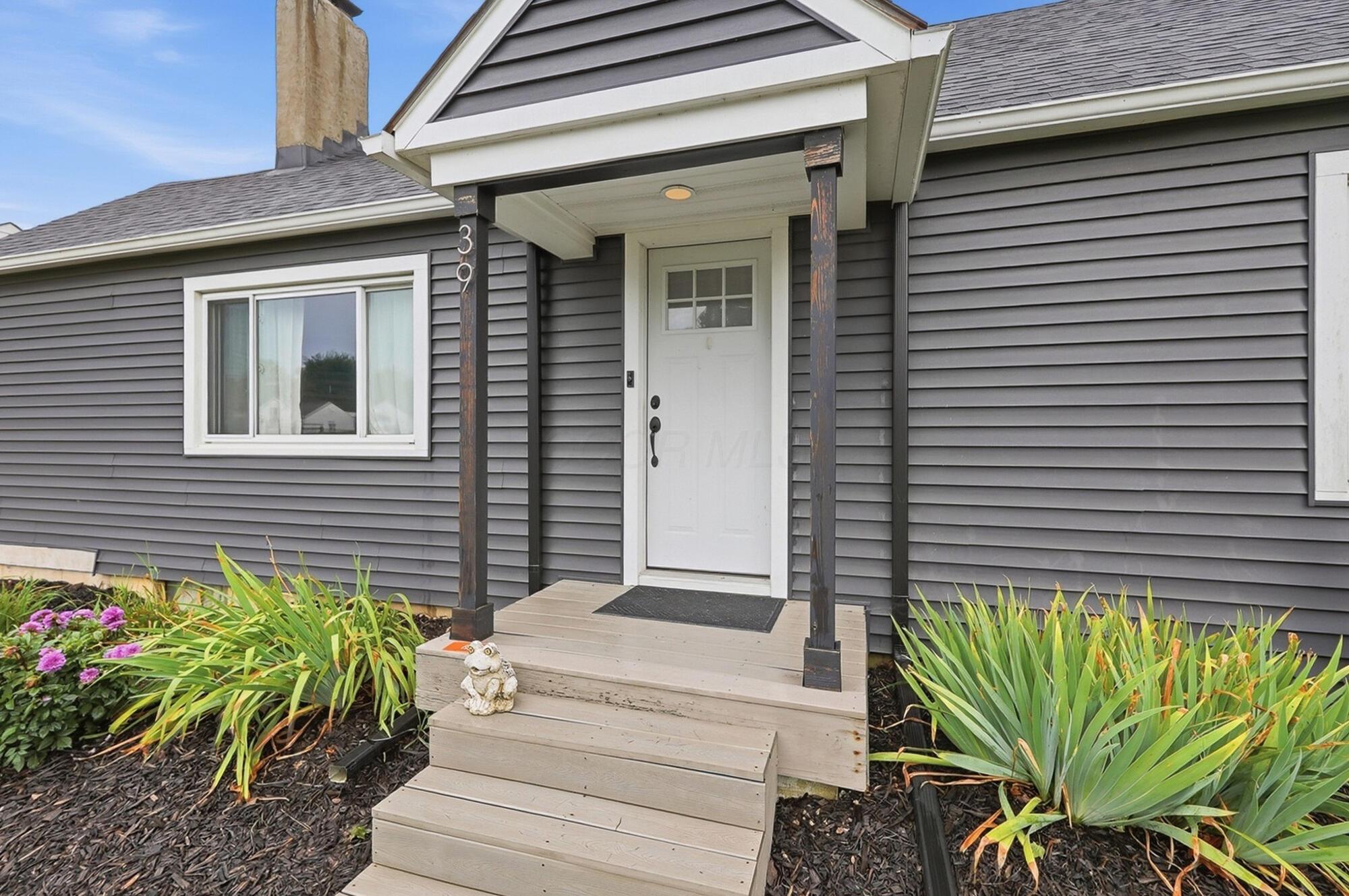 39 Oaksmere Road Property Photo 2