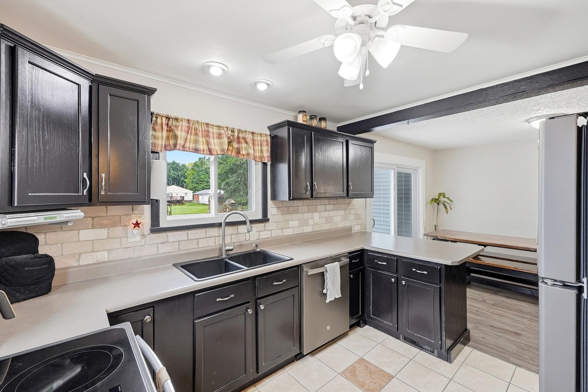 39 Oaksmere Road Property Photo 6