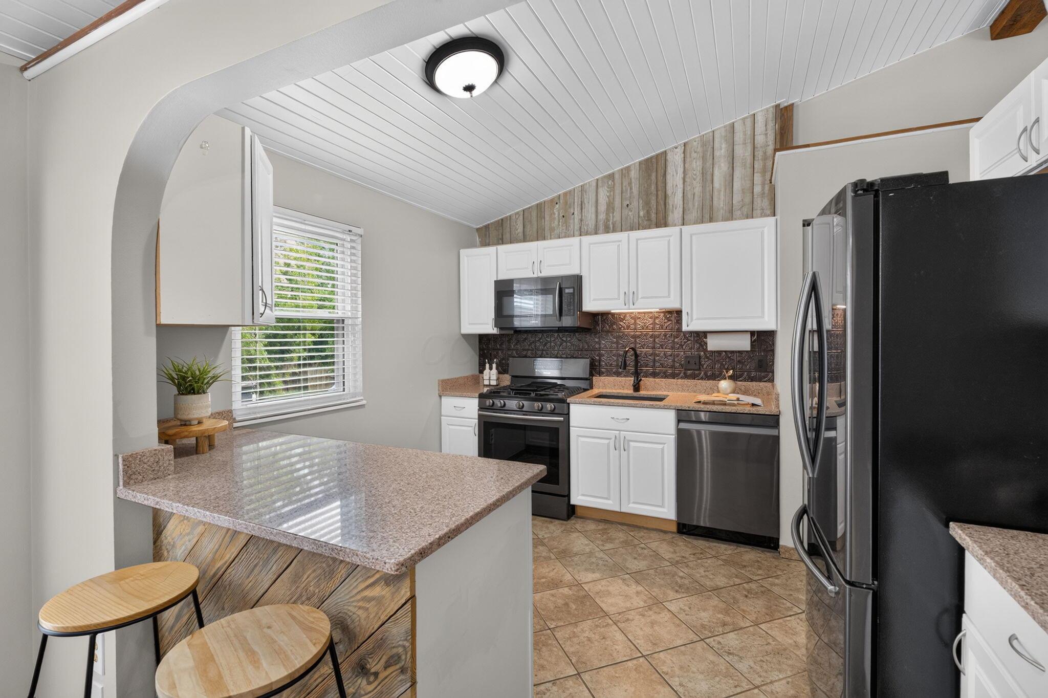 6108 Northbend Drive Property Photo 11