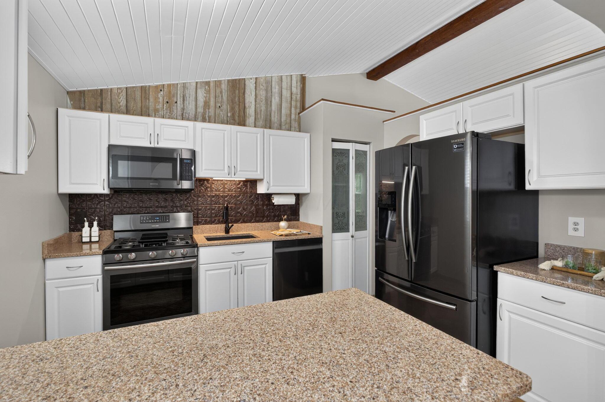 6108 Northbend Drive Property Photo 12