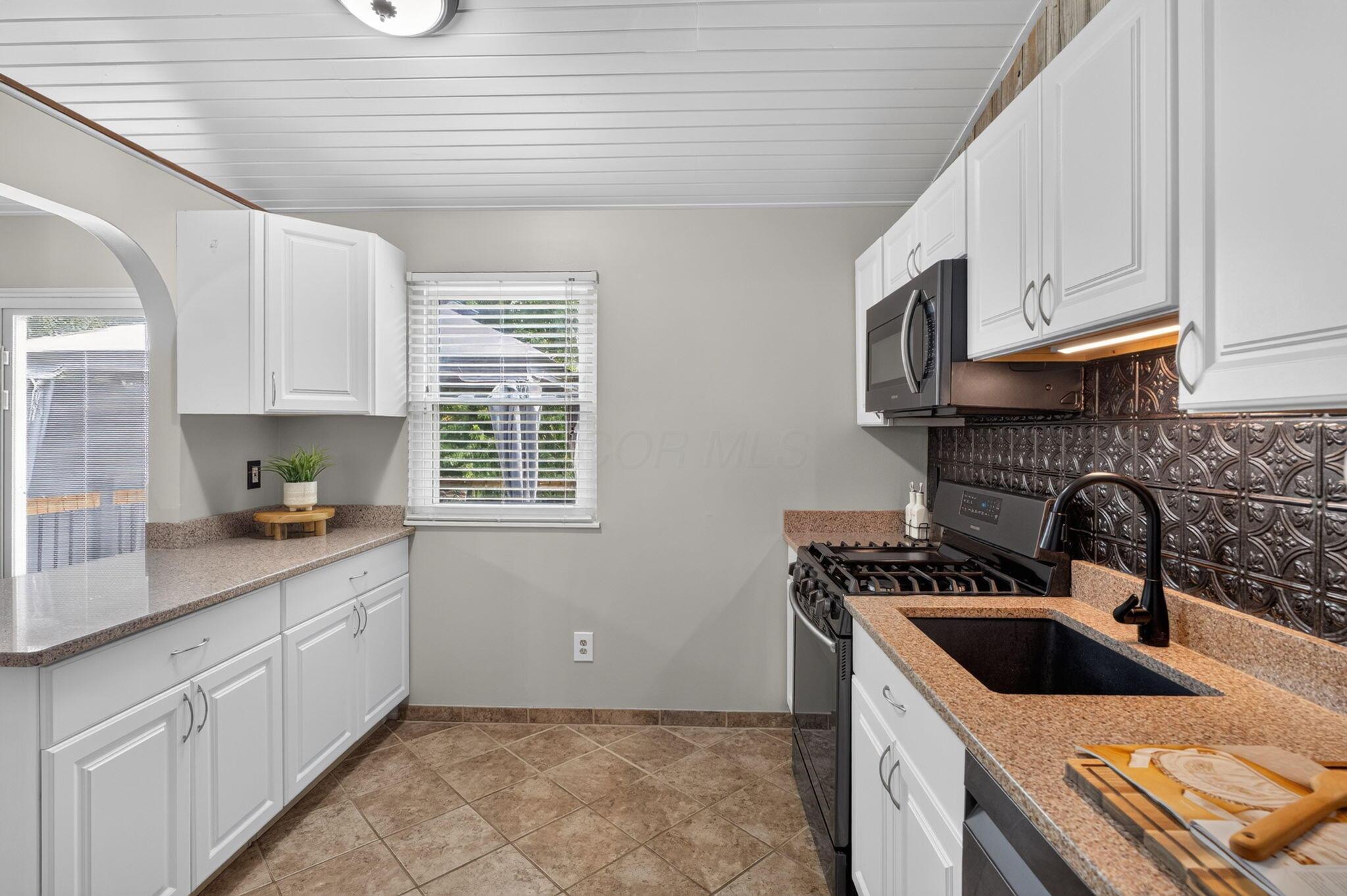 6108 Northbend Drive Property Photo 13