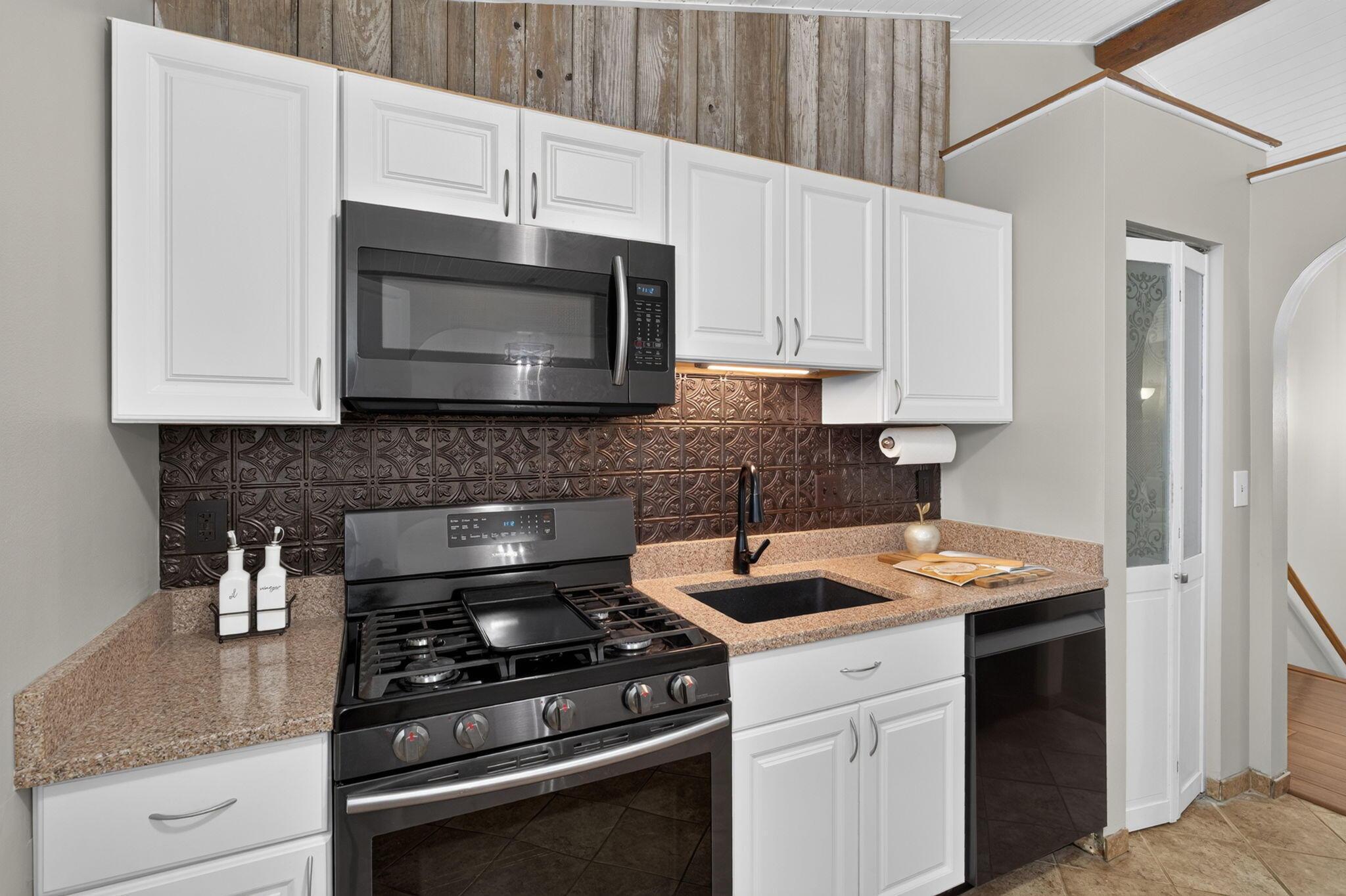 6108 Northbend Drive Property Photo 14